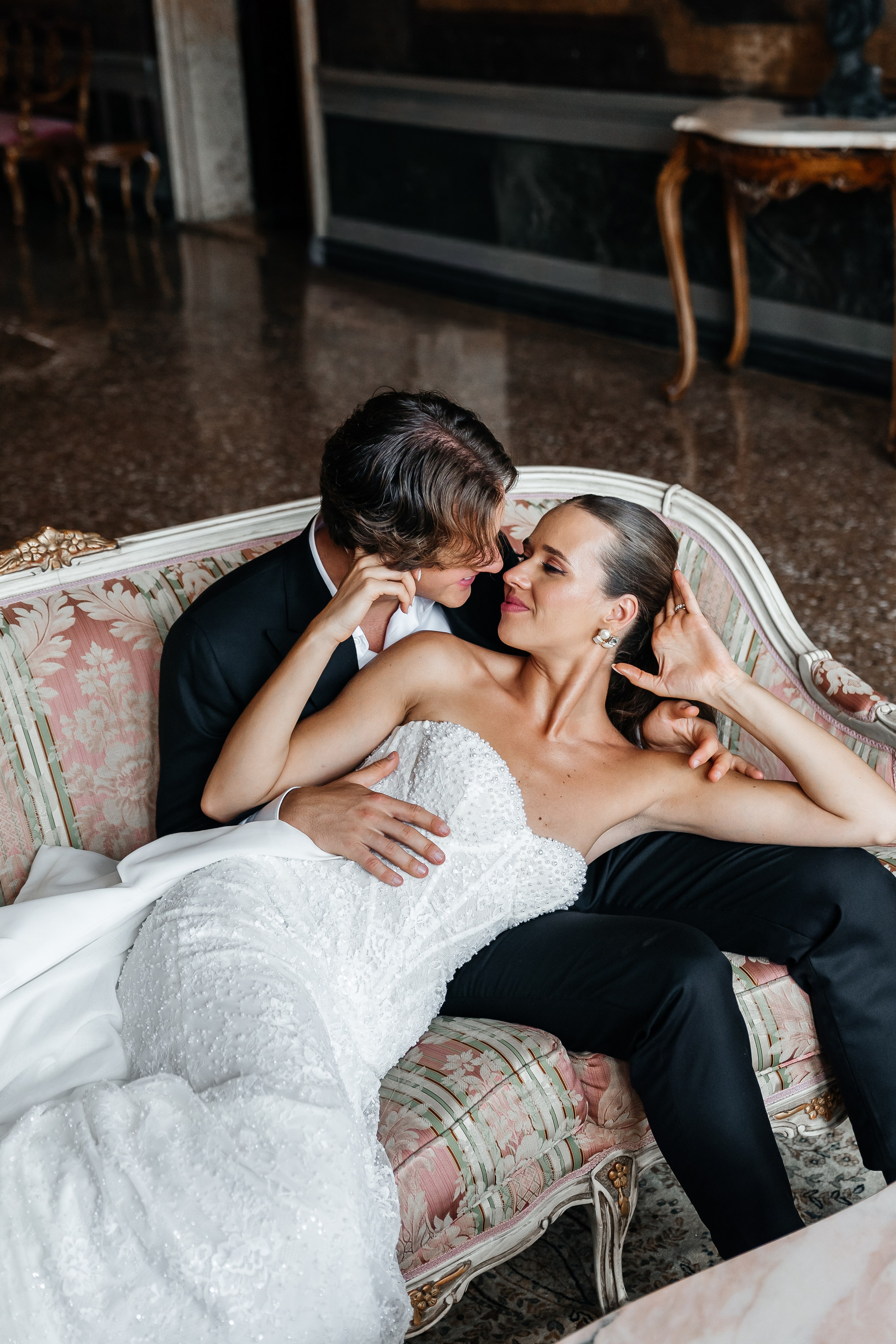 Eleganz im Historischen Schloss. Hochzeits- und Reportagefotograf in München, Bayern, Deutschland. LORAN MEDIA
