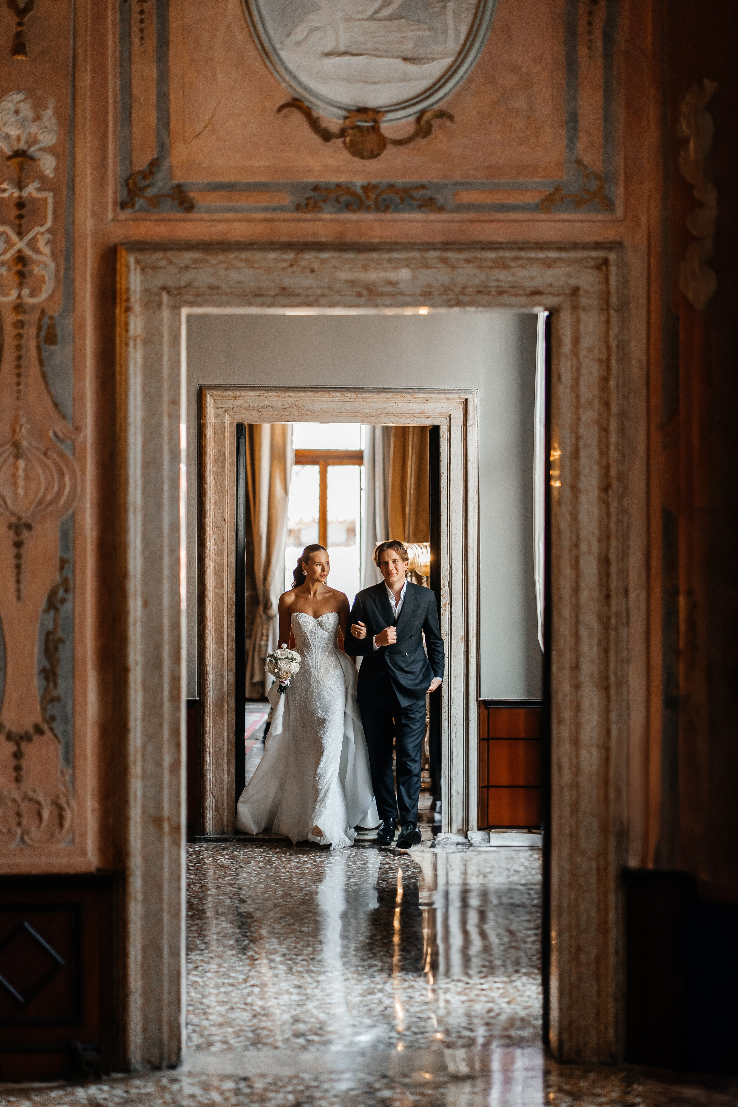 Eleganz im Historischen Schloss. Hochzeits- und Reportagefotograf in München, Bayern, Deutschland. LORAN MEDIA