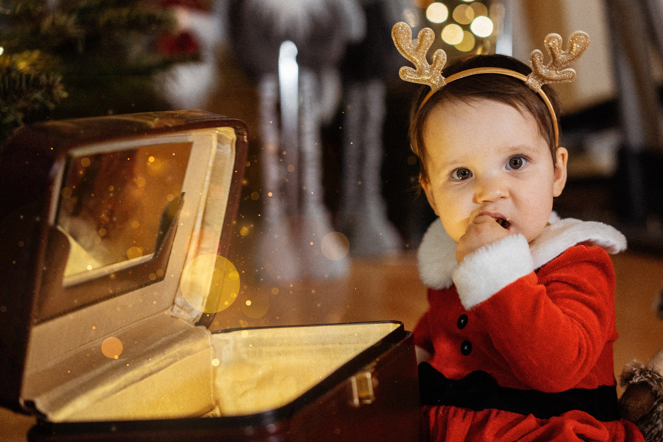 🎄 Weihnachtsshootings & Gutscheine 2026. Wedding and reportage photographer in Munich, Regensburg, Bavaria & all across Germany — LORAN Media