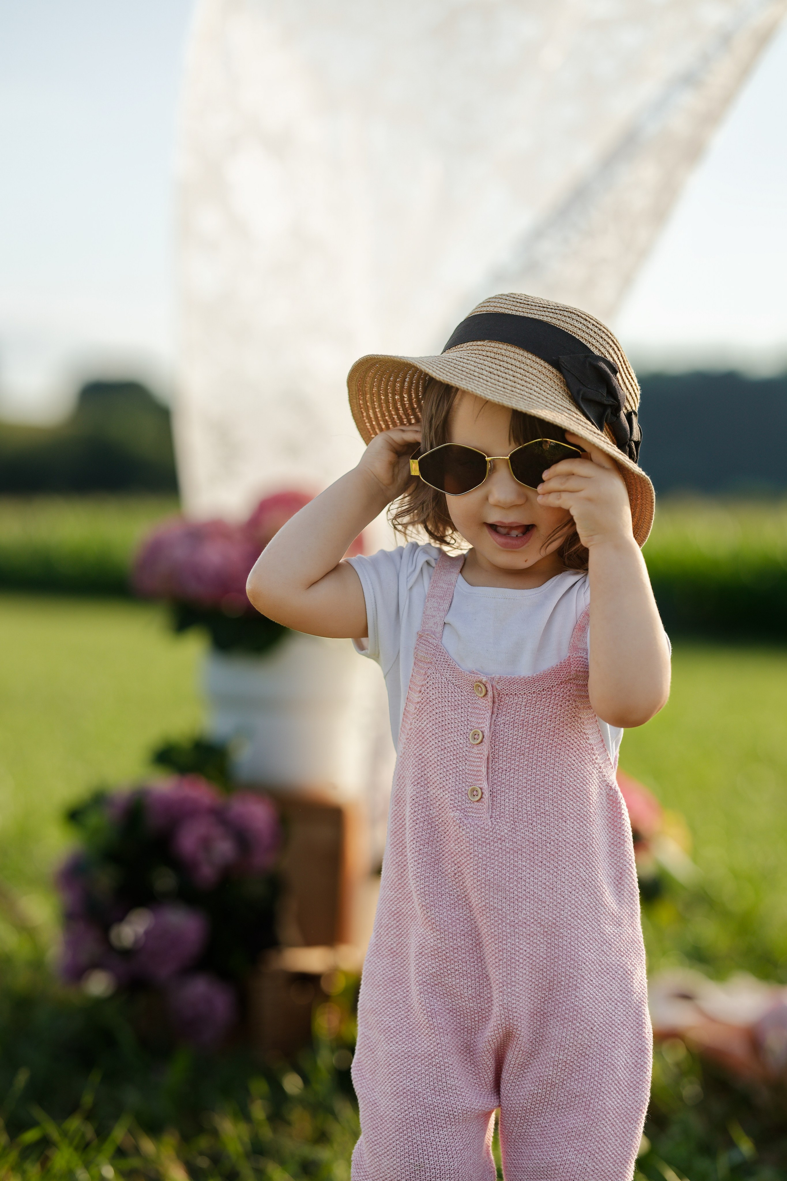 Sommerglück auf dem Feld. Wedding and reportage photographer in Munich, Regensburg, Bavaria & all across Germany — LORAN Media