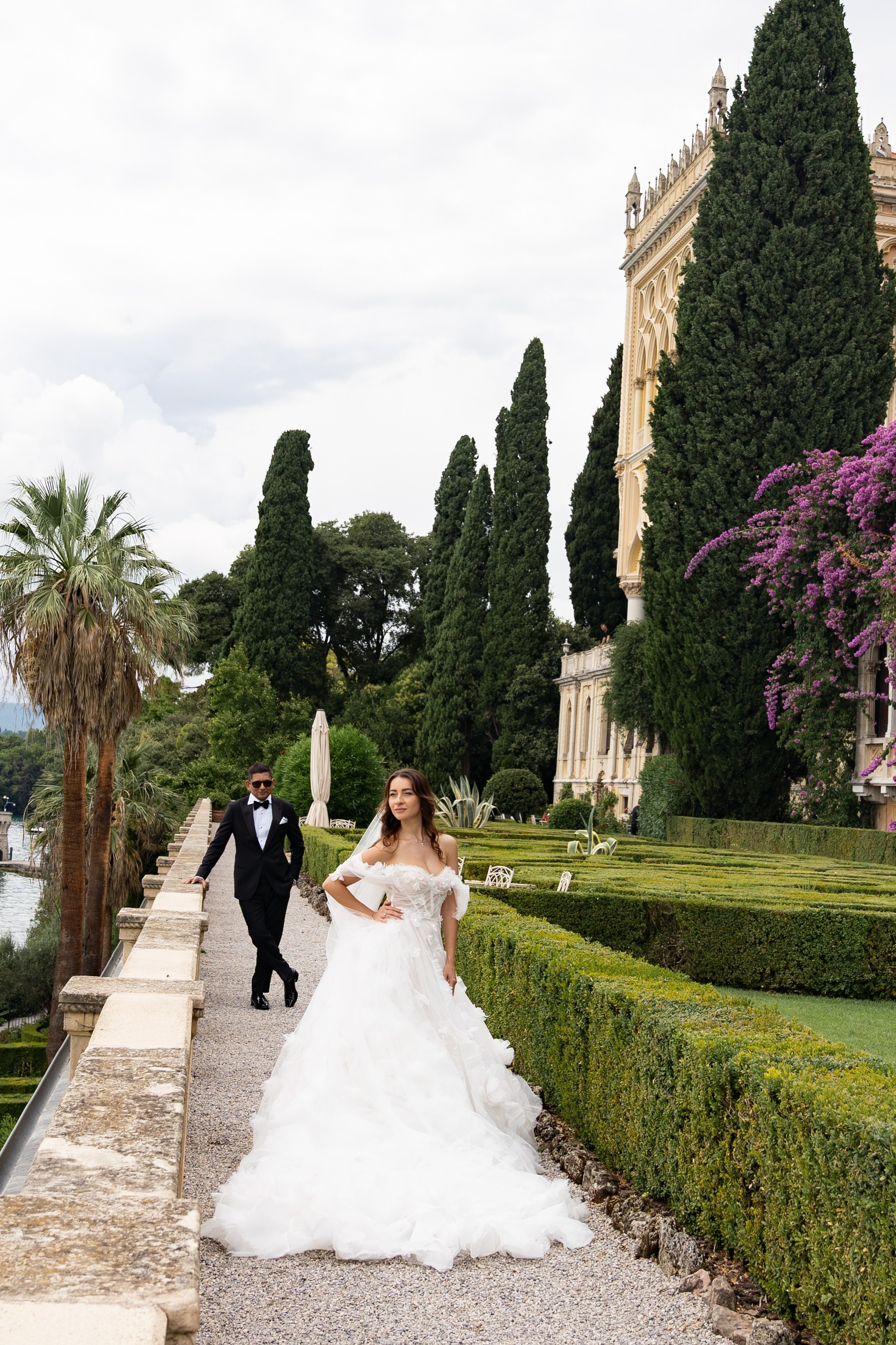 Traumhochzeit auf der Schlossinsel. Hochzeits- und Reportagefotograf in München, Bayern, Deutschland. LORAN MEDIA