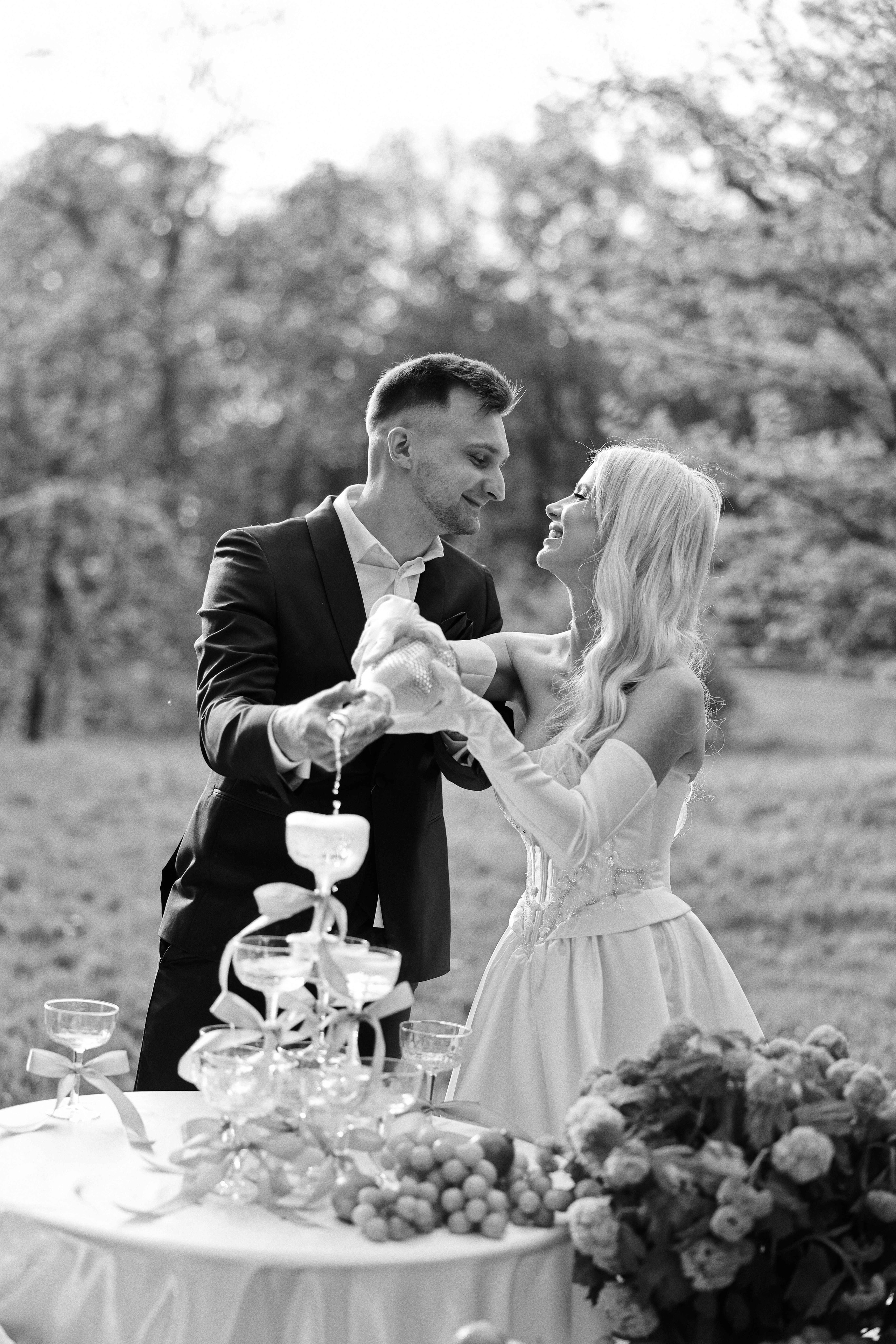 Elegante Schloss-Hochzeit. Свадебный и репортажный фотограф в Мюнхене, Регенсбурге, Баварии и по всей Германии — LORAN MEDIA
