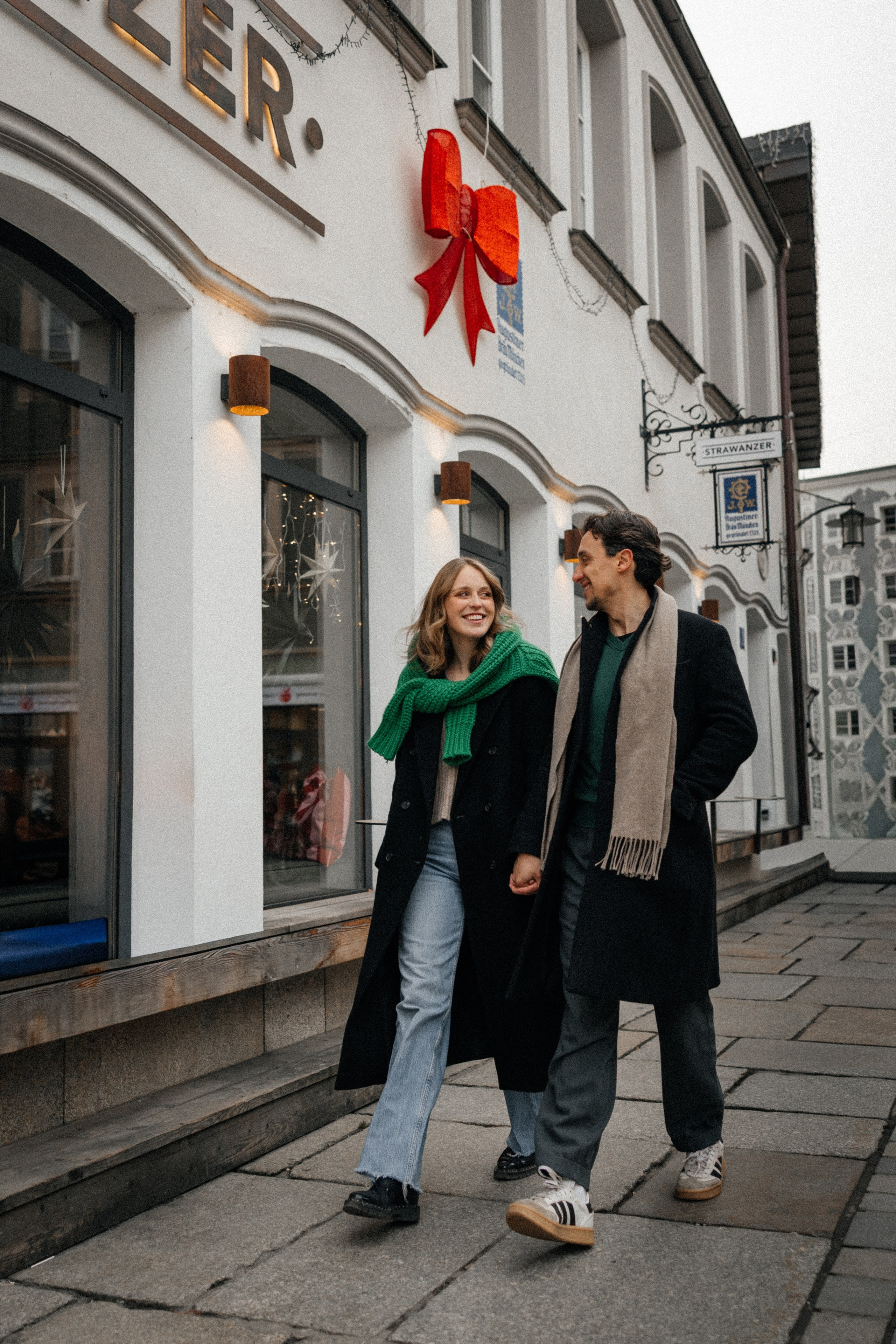 Stas und Lucia. Wedding and reportage photographer in Munich, Regensburg, Bavaria & all across Germany — LORAN Media