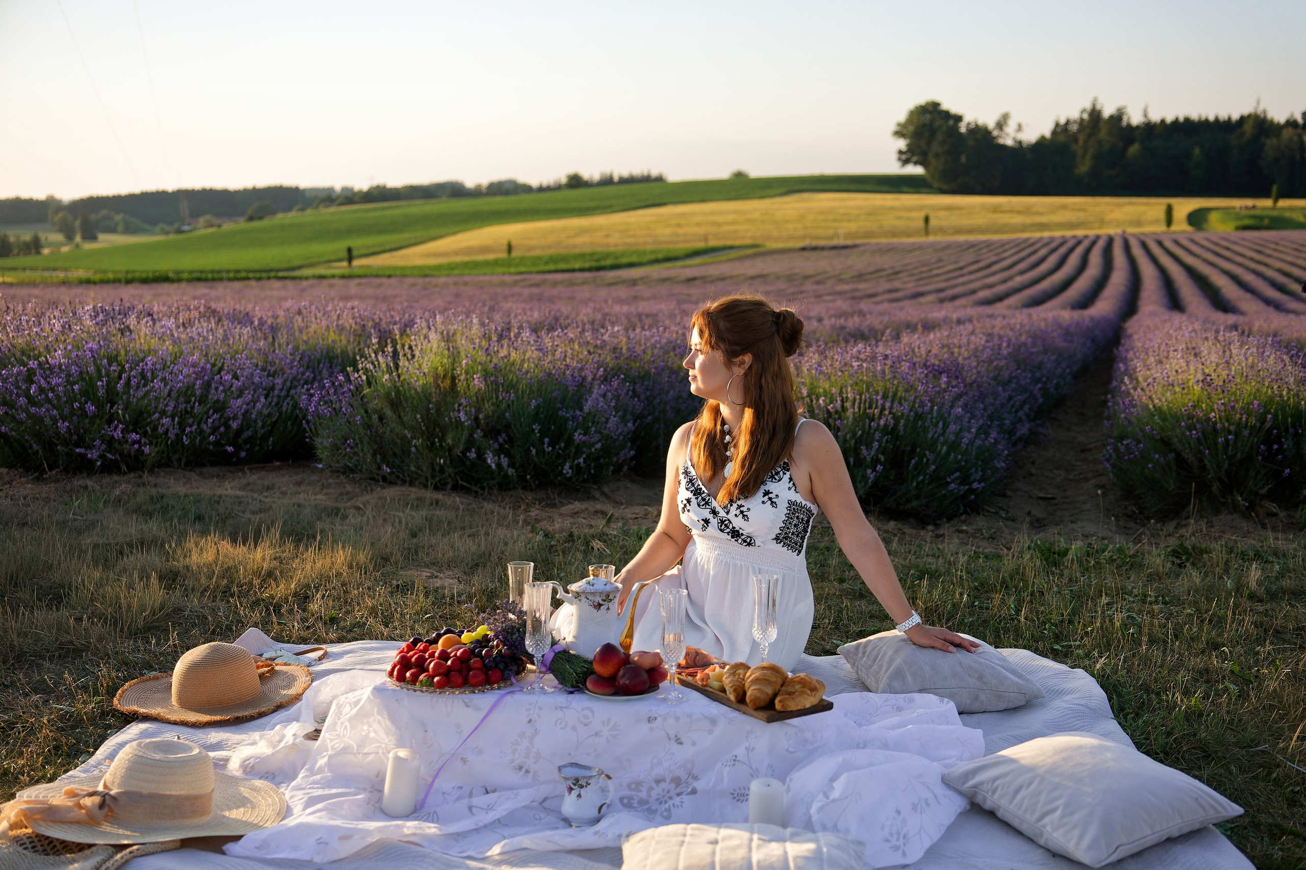 Lavander fild. Wedding and reportage photographer in Munich, Regensburg, Bavaria & all across Germany — LORAN Media