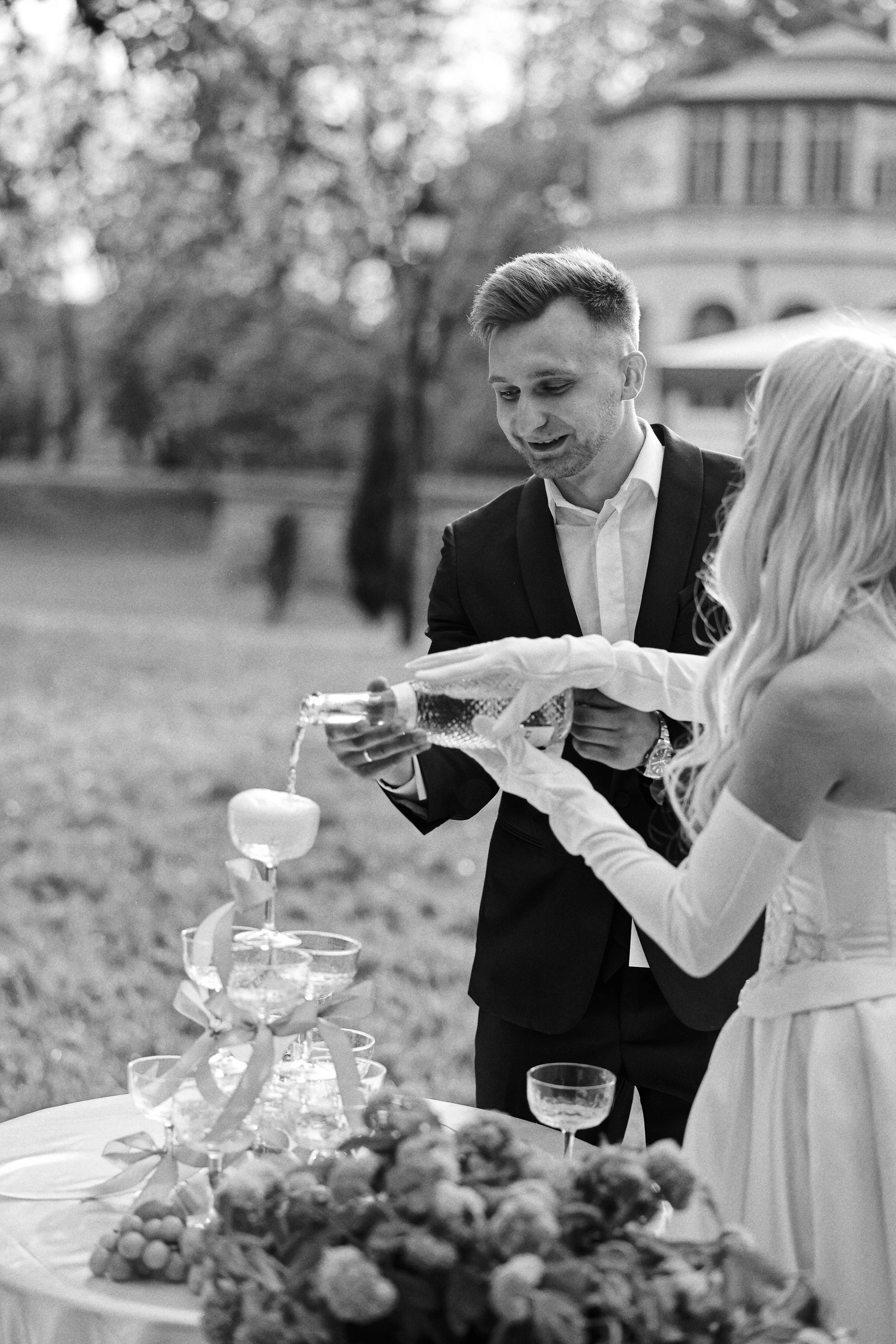 Elegante Schloss-Hochzeit. Свадебный и репортажный фотограф в Мюнхене, Регенсбурге, Баварии и по всей Германии — LORAN MEDIA