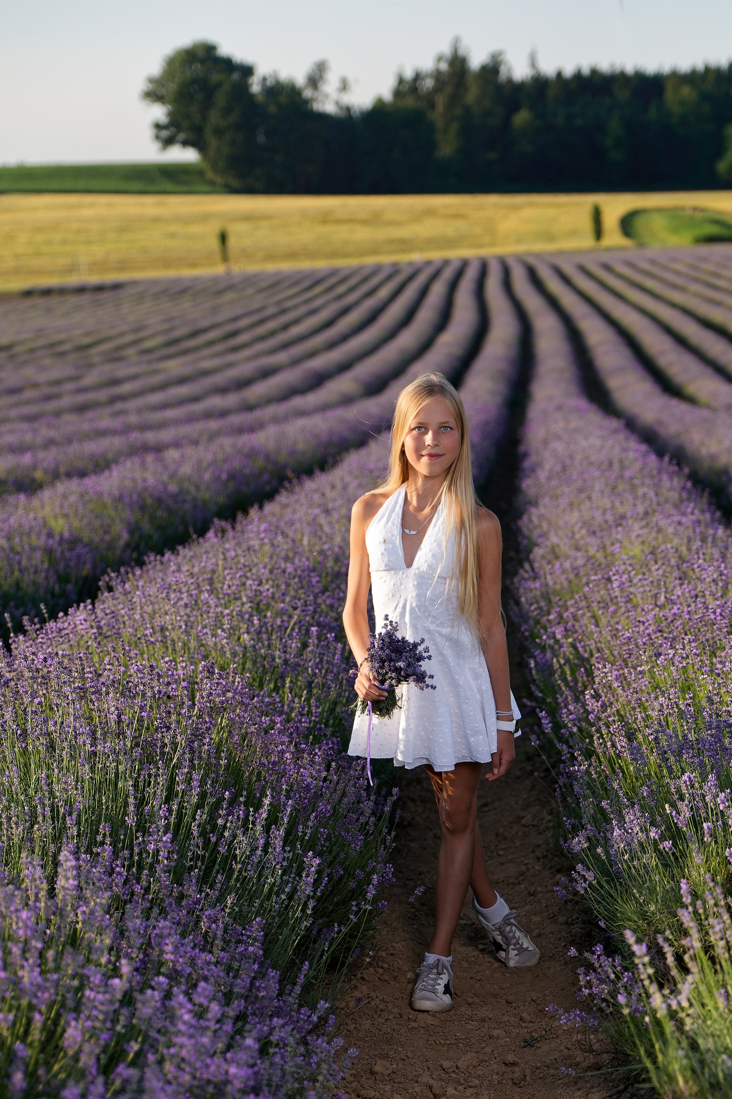 Lavander fild. ADELINA. Wedding and reportage photographer in Munich, Regensburg, Bavaria & all across Germany — LORAN Media