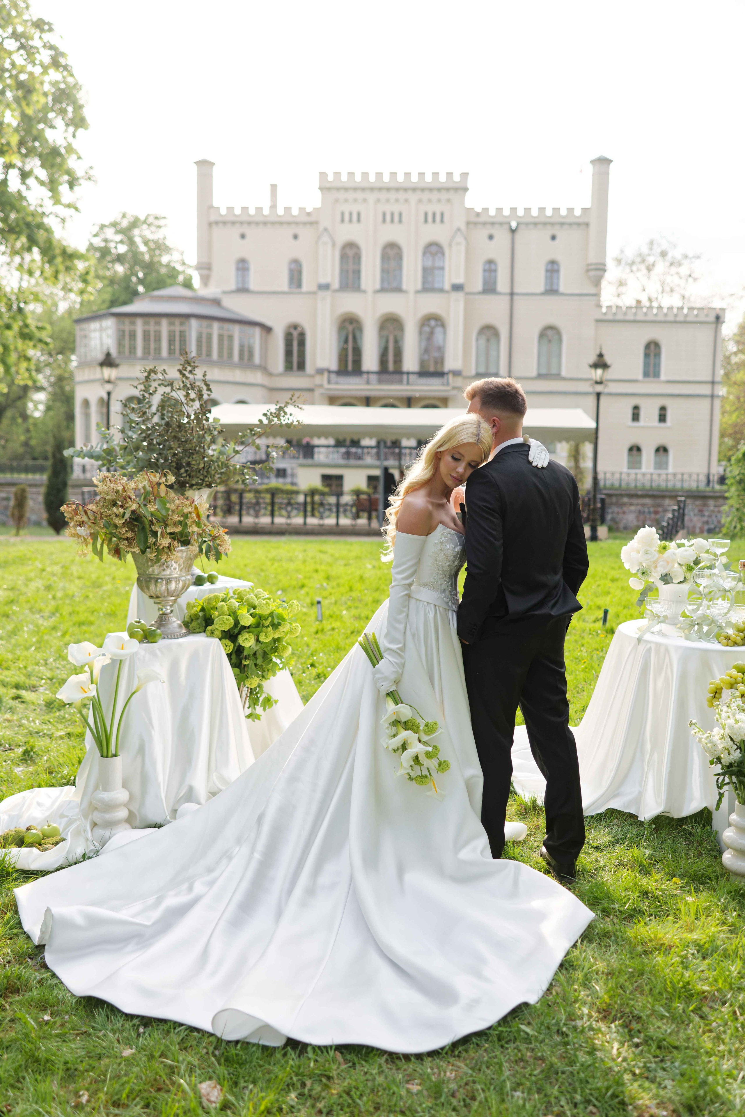 Elegante Schloss-Hochzeit. Свадебный и репортажный фотограф в Мюнхене, Регенсбурге, Баварии и по всей Германии — LORAN MEDIA