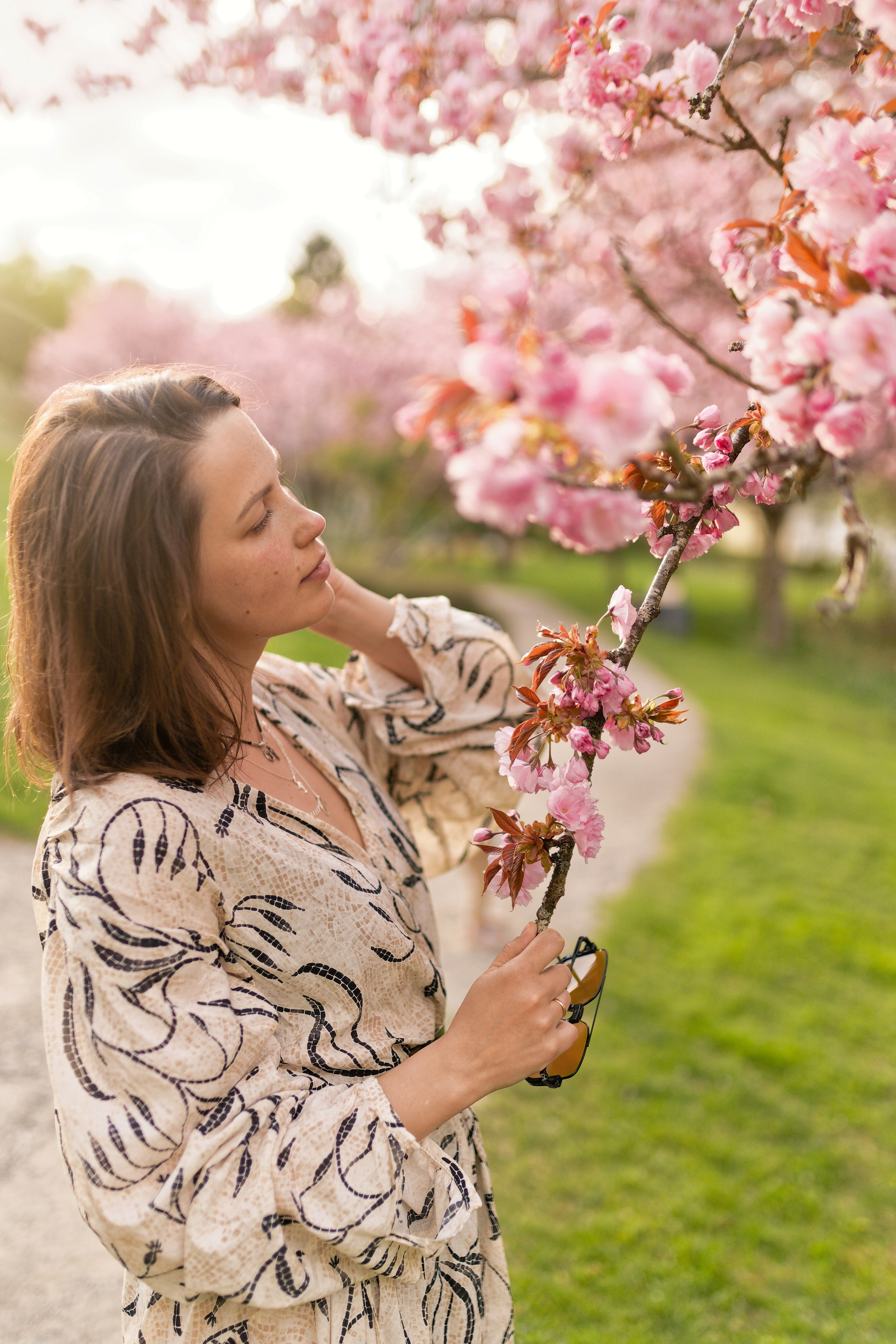 Kirschblüten-Familienshooting. Весільний та репортажний фотограф у Мюнхені, Баваріі та по всій Німеччині – LORAN Media