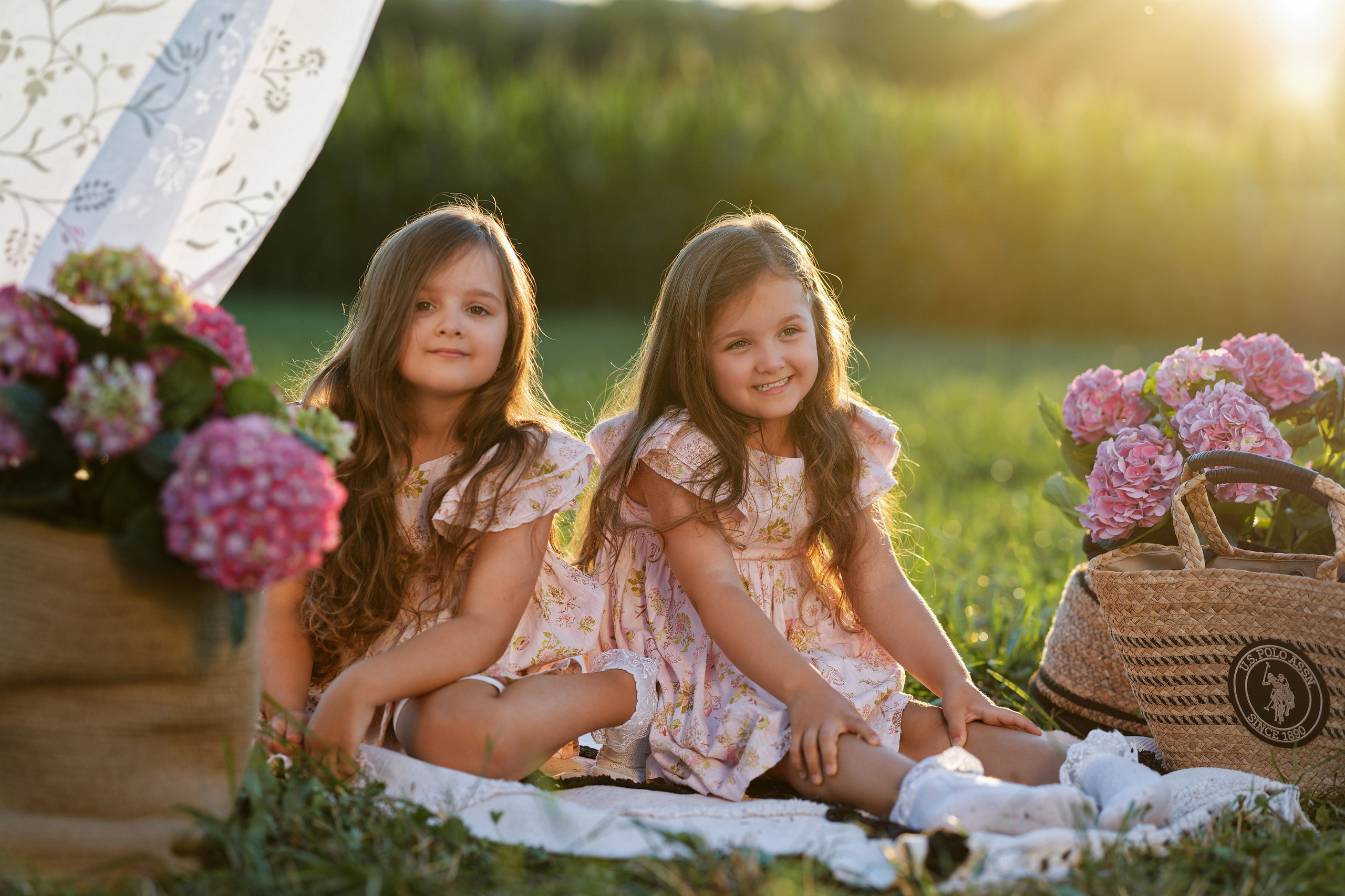 Sommerglück auf dem Feld. Wedding and reportage photographer in Munich, Regensburg, Bavaria & all across Germany — LORAN Media