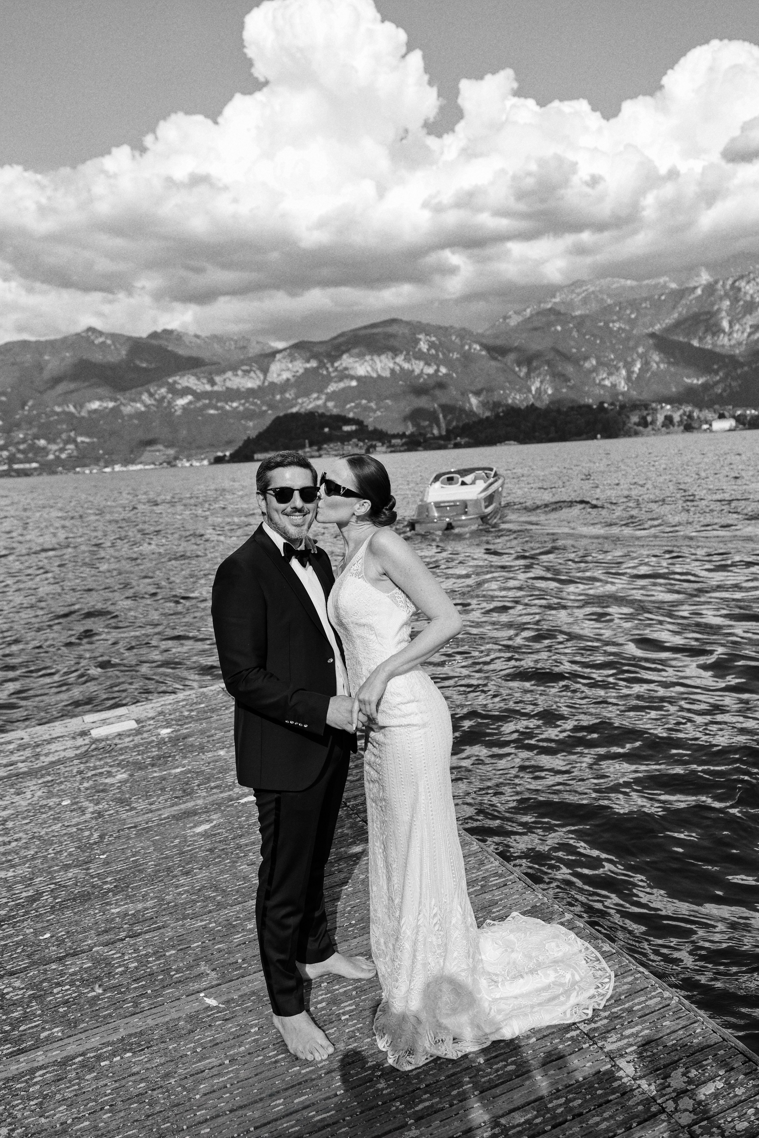 Traumpaar am Comer See. Hochzeits- und Reportagefotograf in München, Bayern, Deutschland. LORAN MEDIA