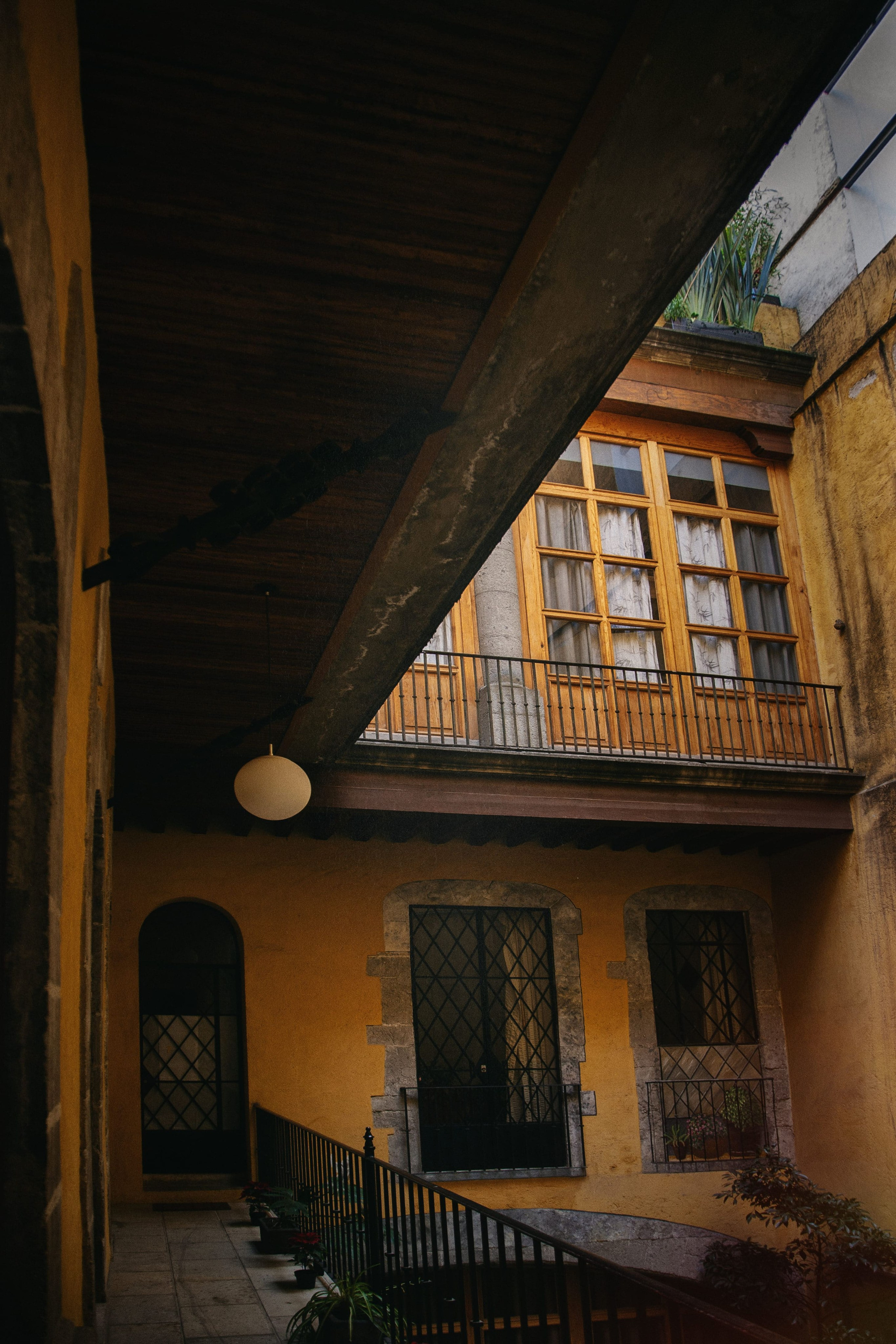 PALACIO DE ITURBIDE. Lero Photographer and a set designer|individual custom portrait and advertising photography in Zutphen