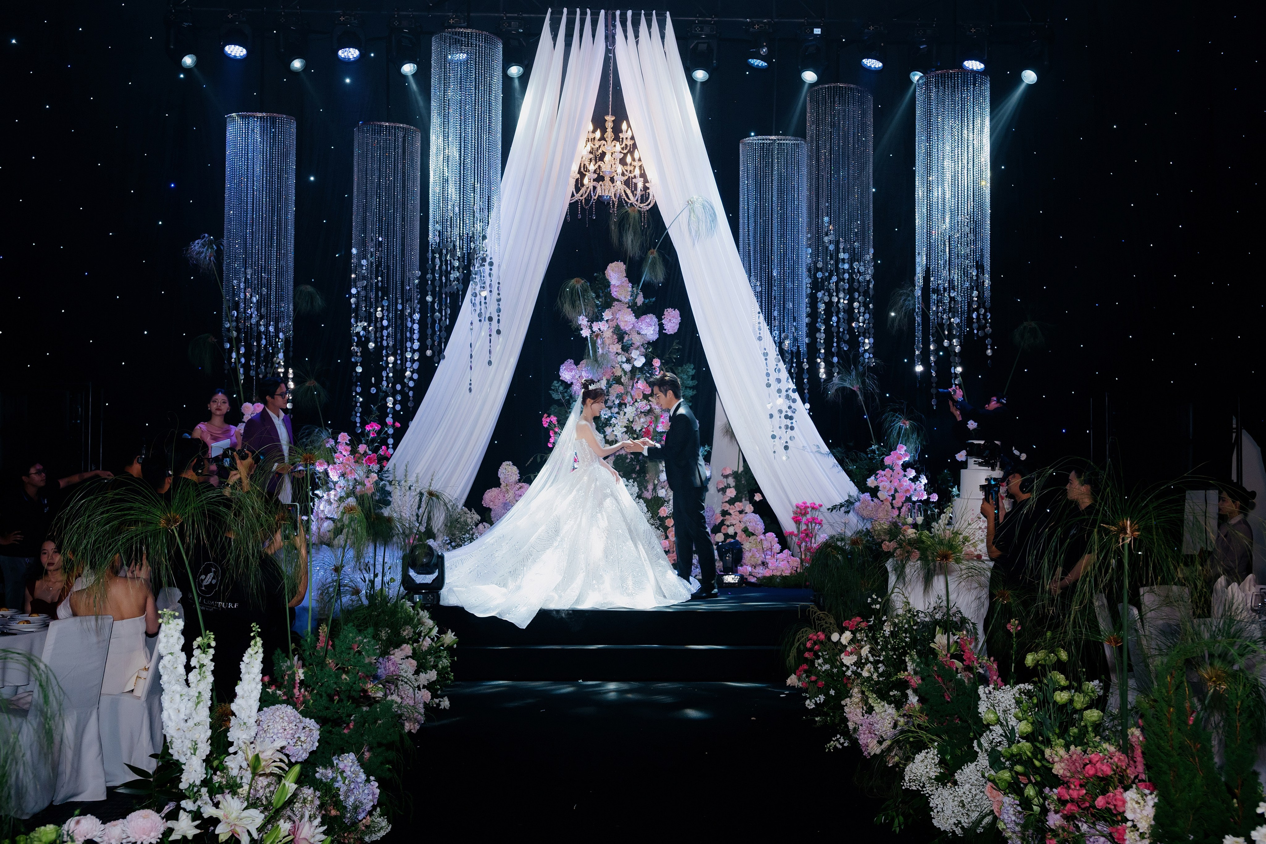 Nicholas & KimThanh / GemCenter 24.05.2026. Nhiếp ảnh gia đám cưới hàng đầu tại Thành Phố Hồ Chí Minh