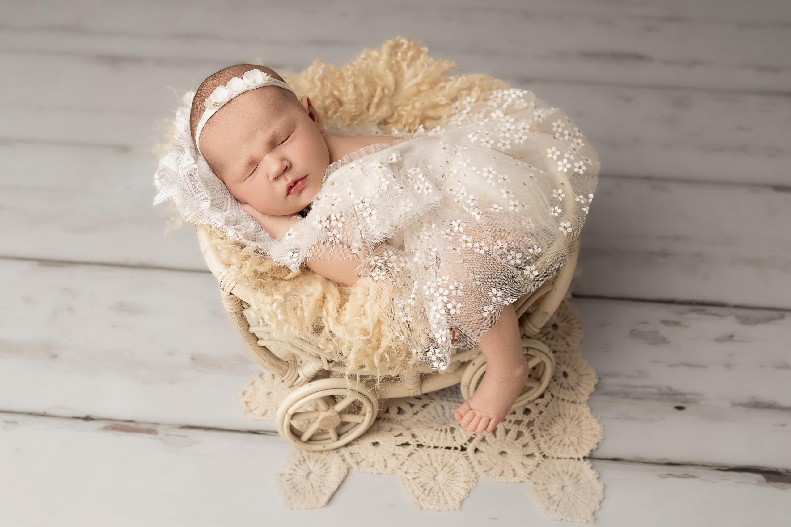 Esu Aleksandra naujagimių ir kudikių fotografė iš Vilniaus