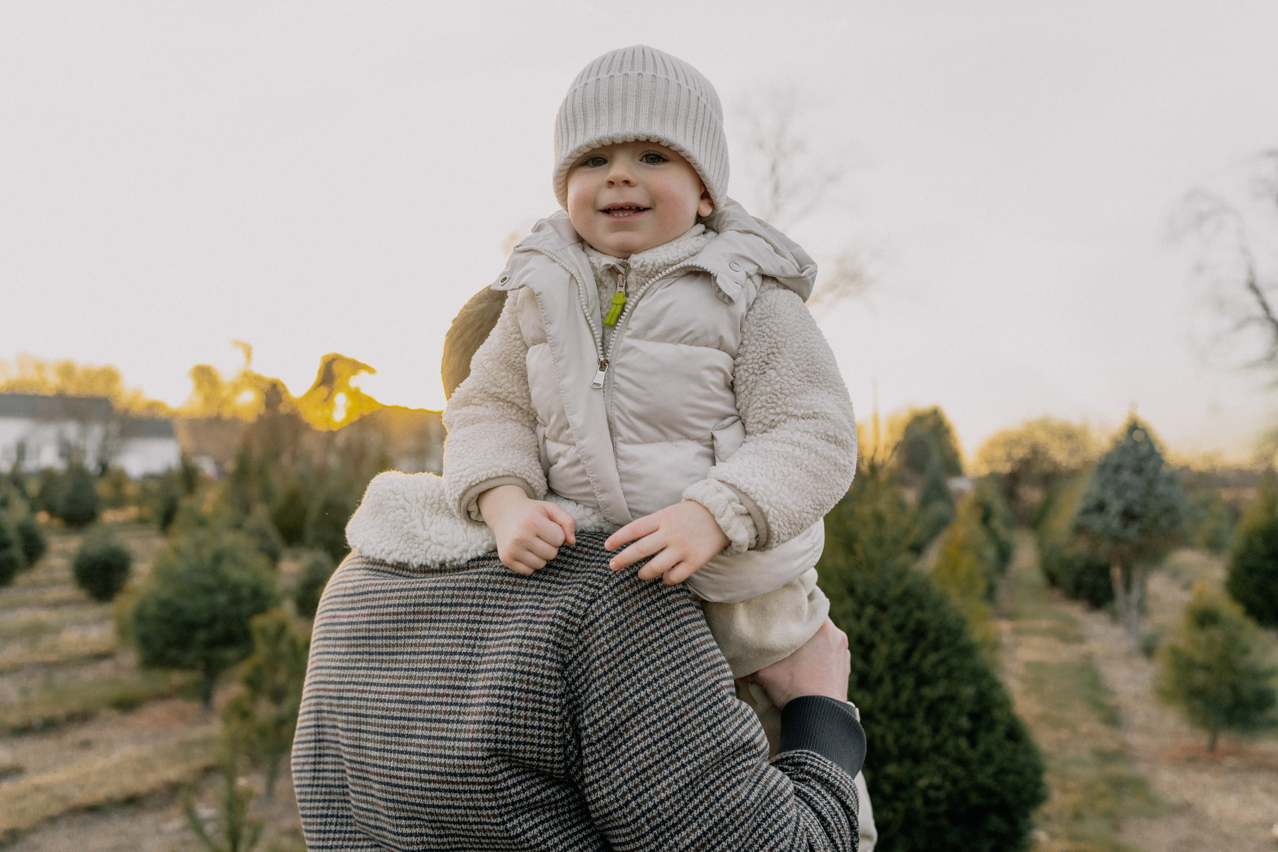 Christmas Farm Photography – Festive & Cozy Memories. Alisa Tant — Family and newborn photographer Bucks County, Montgomery county, Philadelphia, NJ