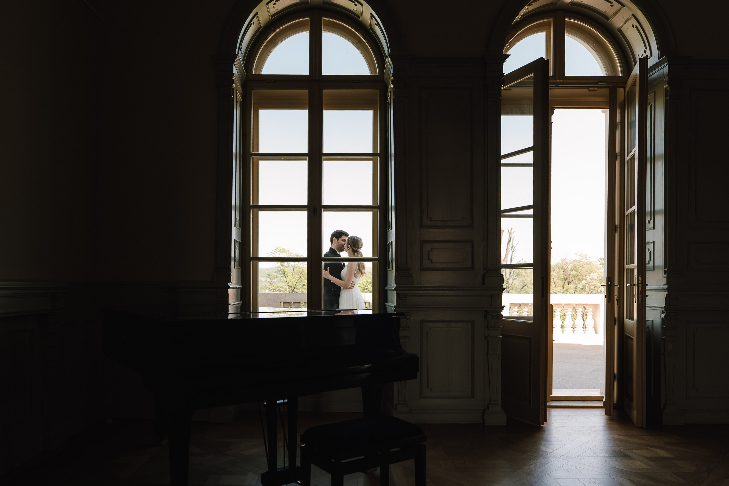 Ședință Foto Nuntă Trash The Dress la castelul Banffy din Răscruci