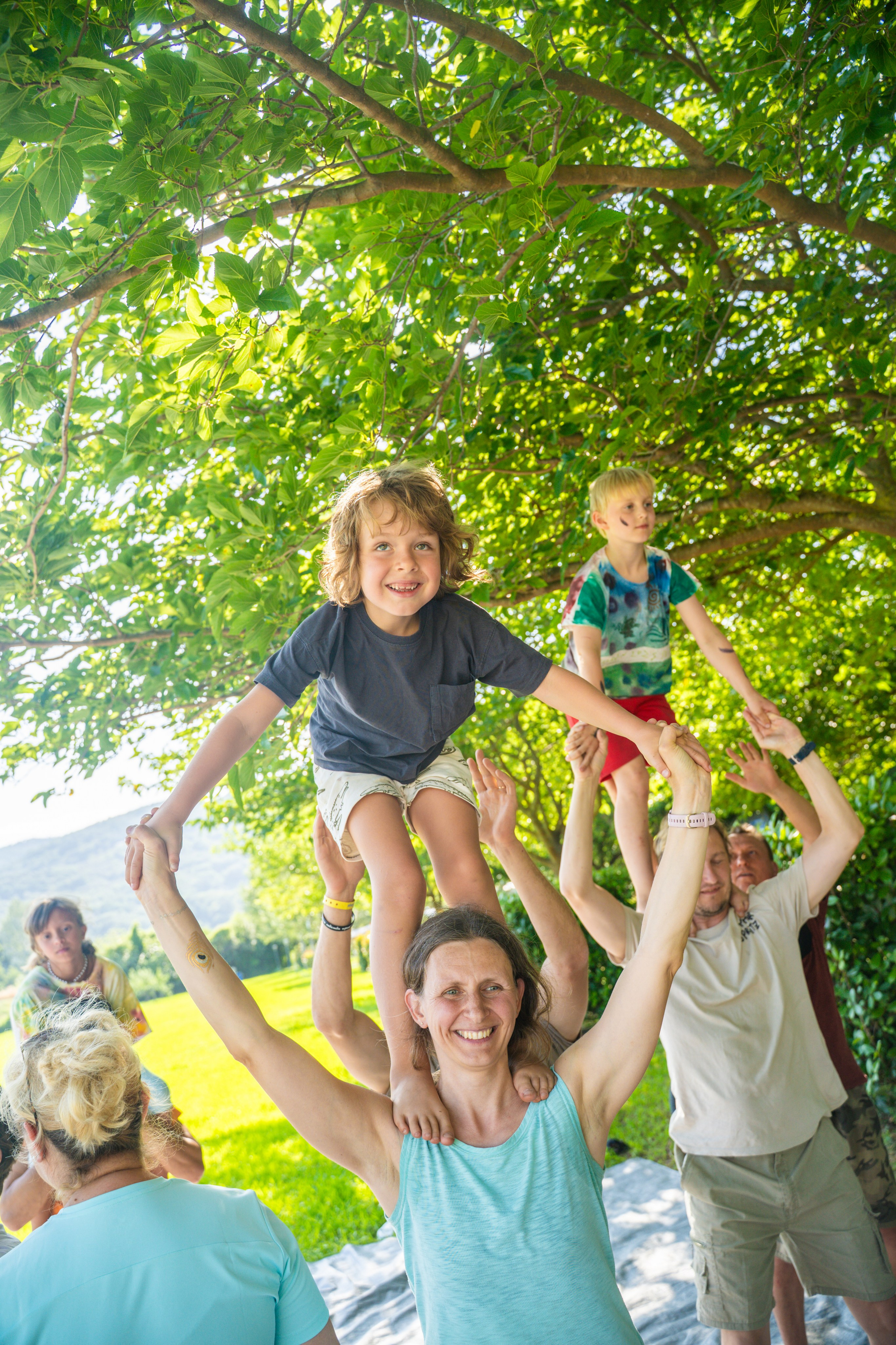 Детская игровая контактная импровизация. Семейные лагеря в Европе с Ниной Янечковой и Ириной Зиновьевой