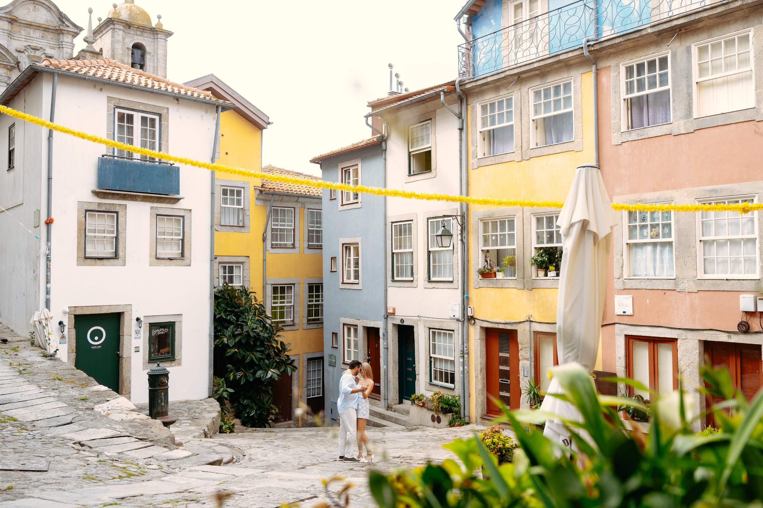 LOVE STORY IN PORTO. Sessões de fotos e vídeos, tours fotográficos em Portugal — WePortugal