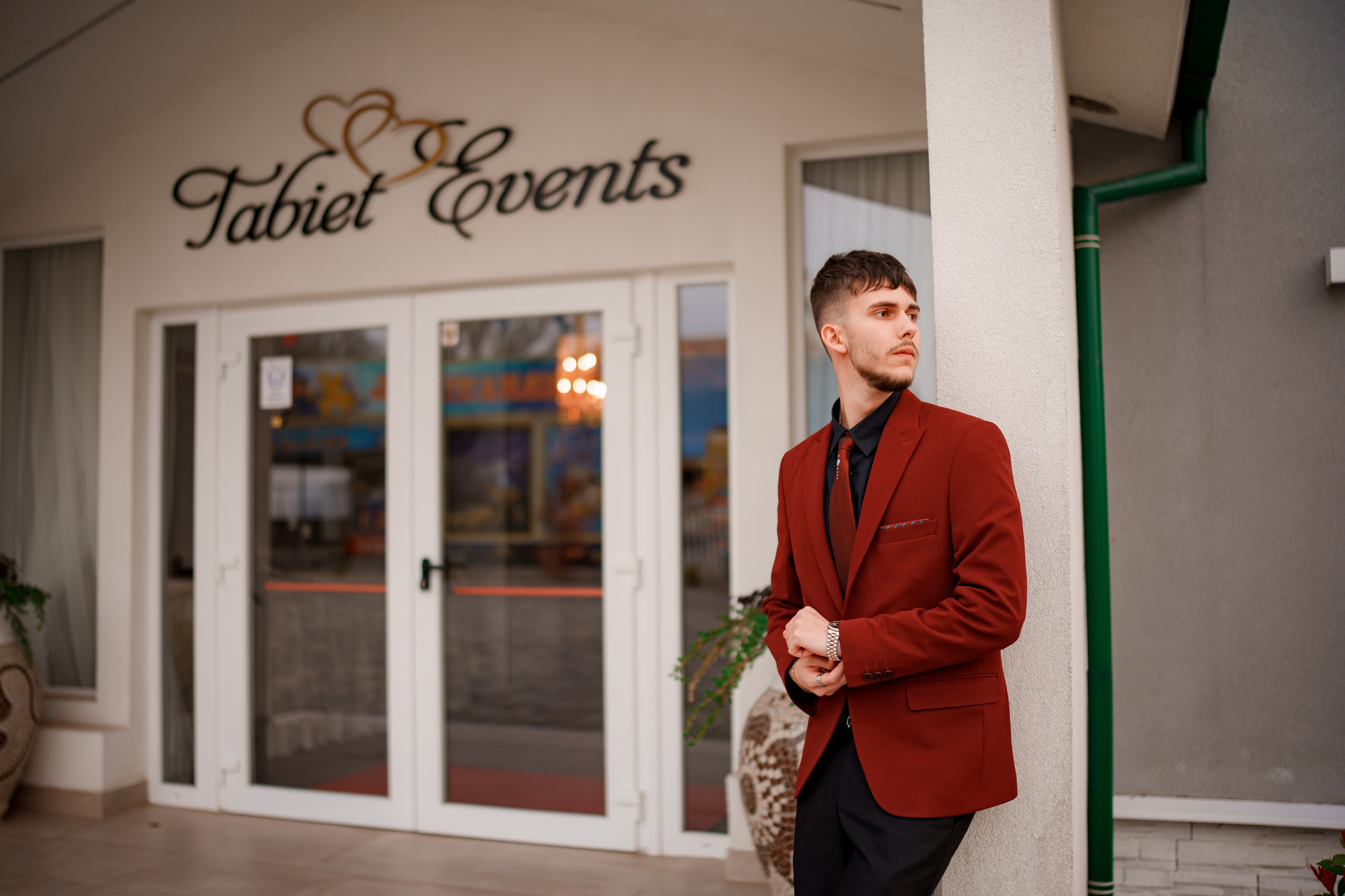 Restaurant Tabiet 500 lei/ toată clasa. Trendy Albums