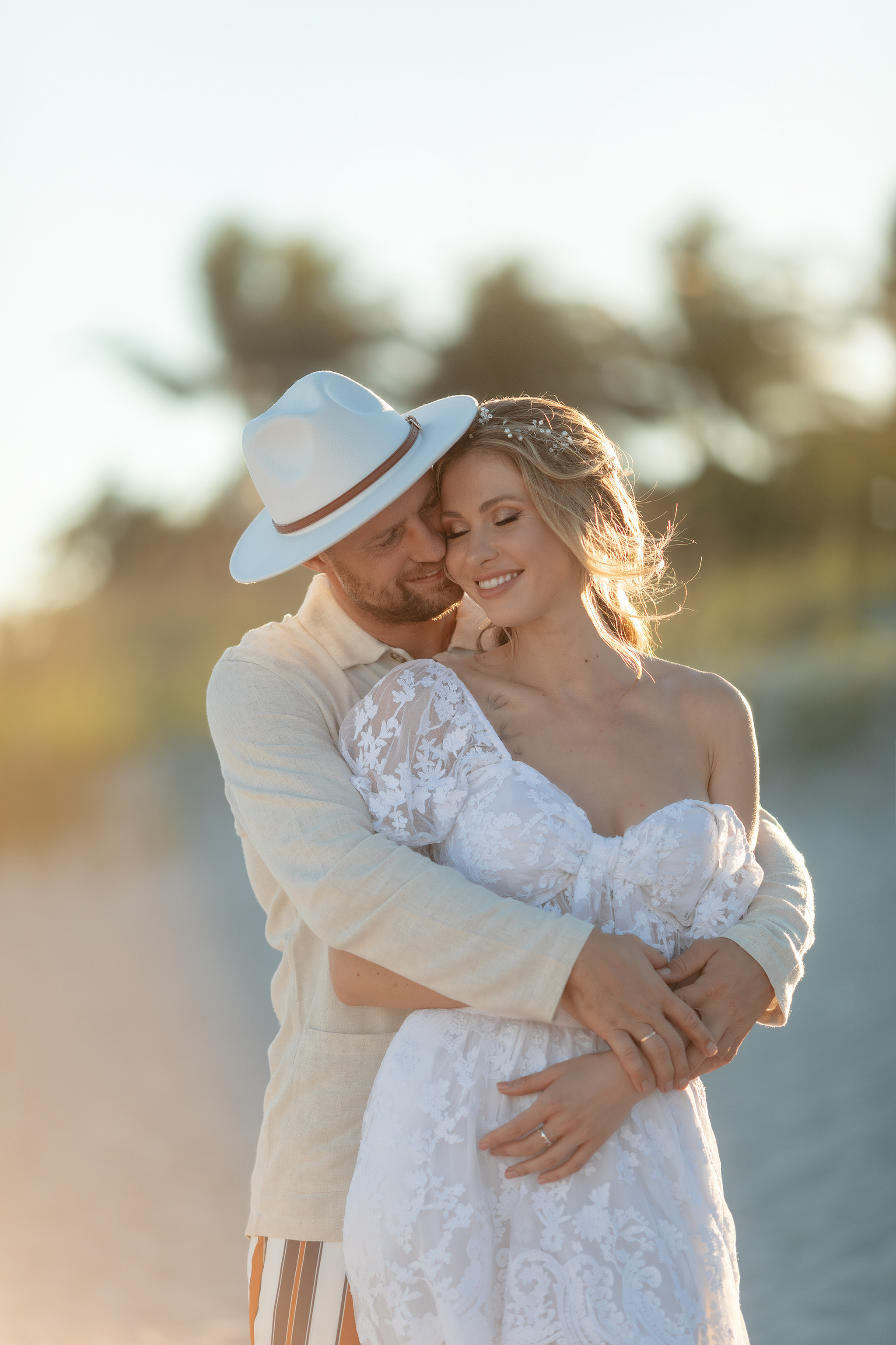 Lighthouse Elopement. Family and Event photographer in Homestead and Miami areas of Florida