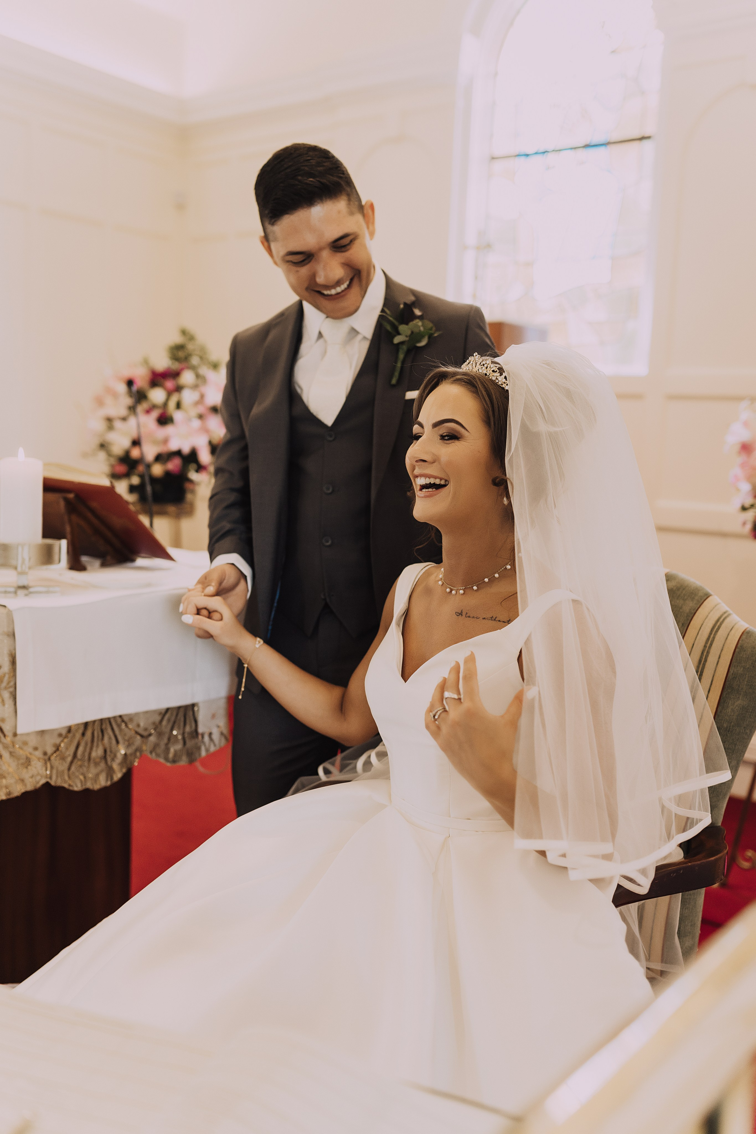 Megan & Oneias. Main