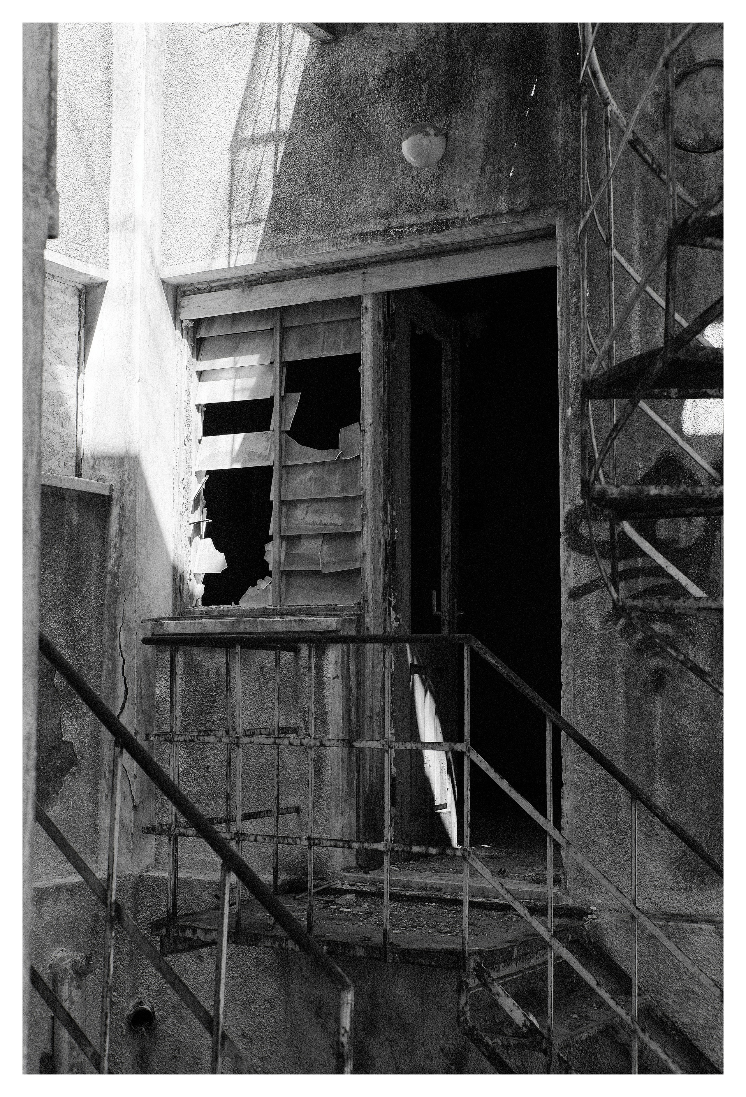 Capturing Life in Black and White - Candid Street Photography