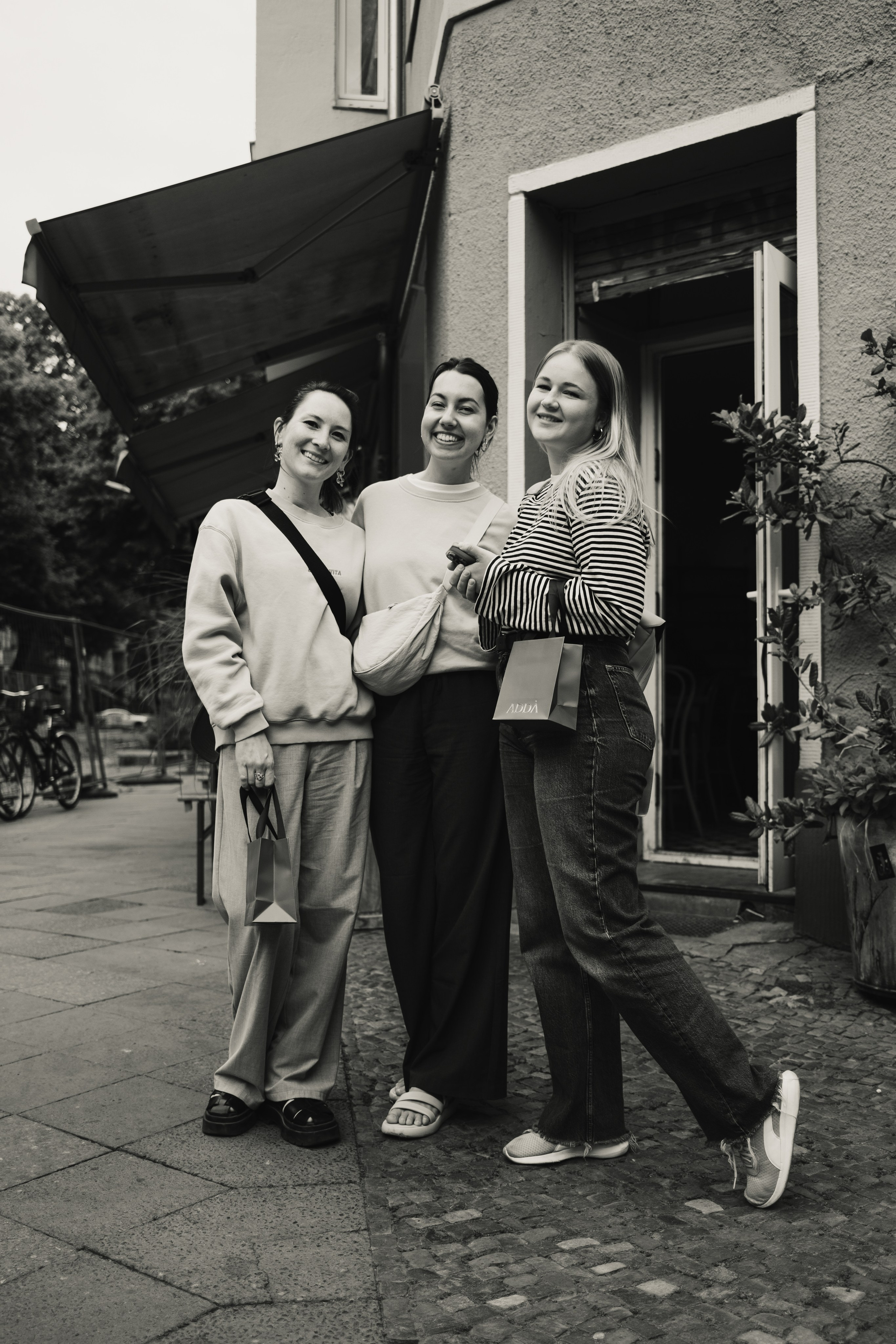 Artél. Professional Photographer in Berlin — Portraits, Love Story, Events, F