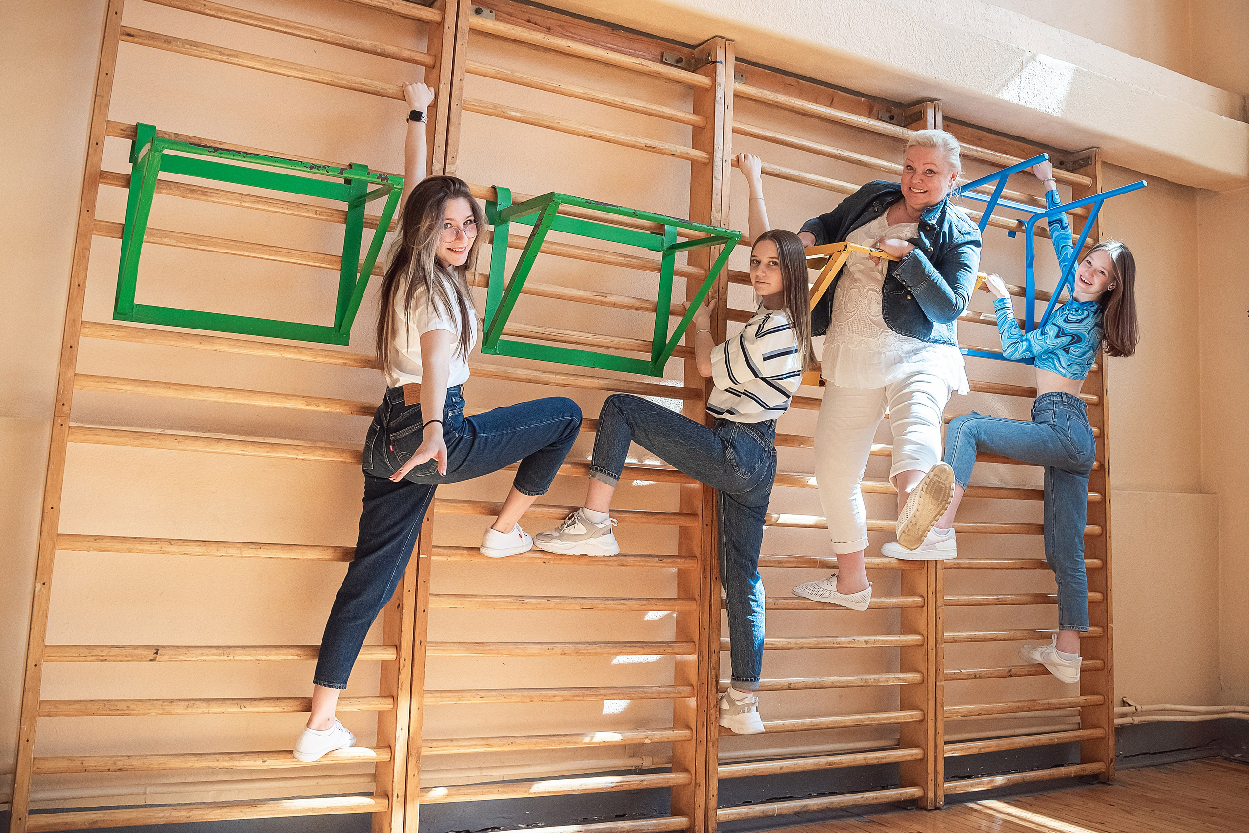 95. Vidusskola, 9 Klase. Fotogrāfs Rīgā. Gīmenes, individuālās un dažādu produktu fotosesijas