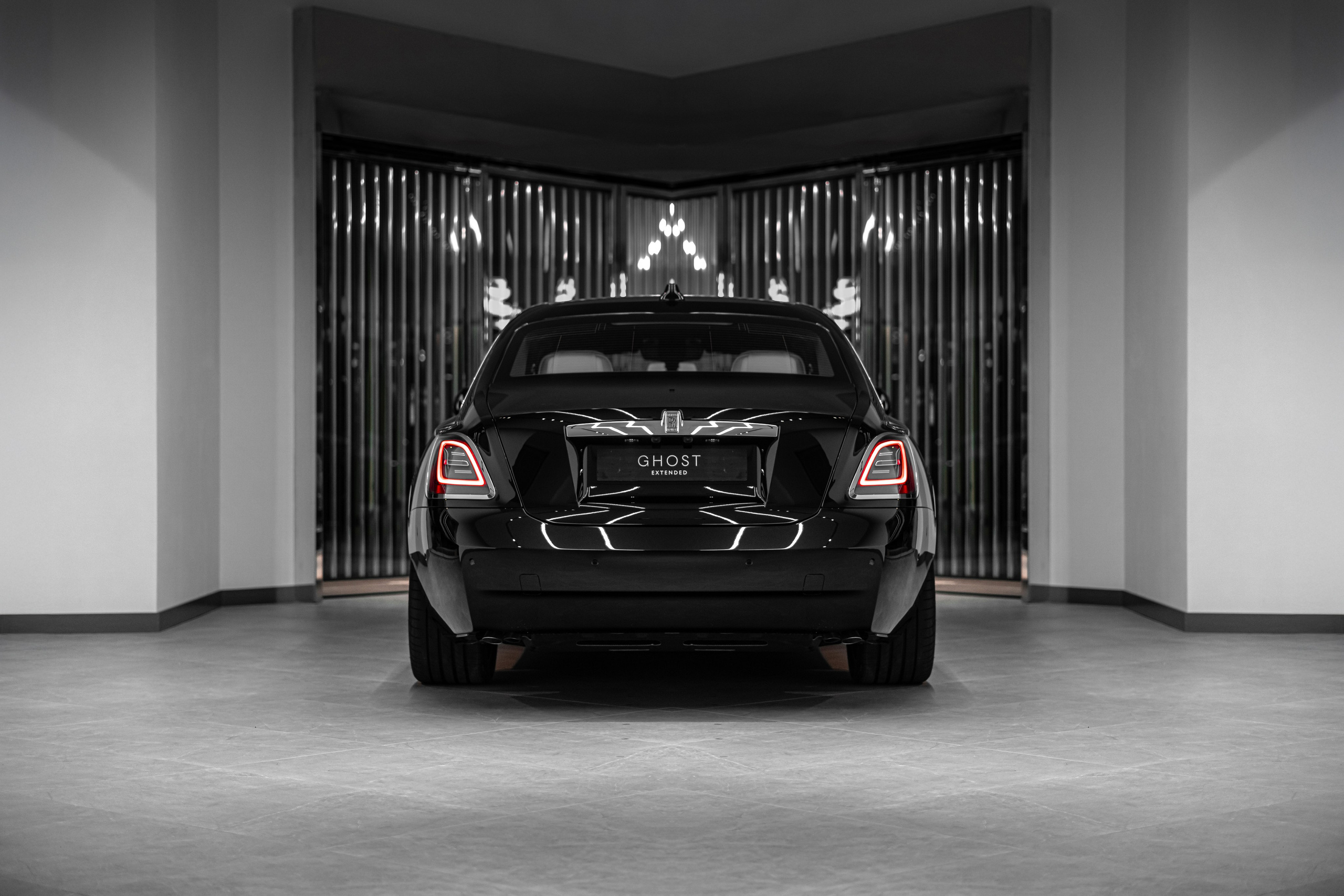 ROLLS-ROYCE. WORLDWIDE COMMERCIAL AUTOMOTIVE PHOTOGRAPHER