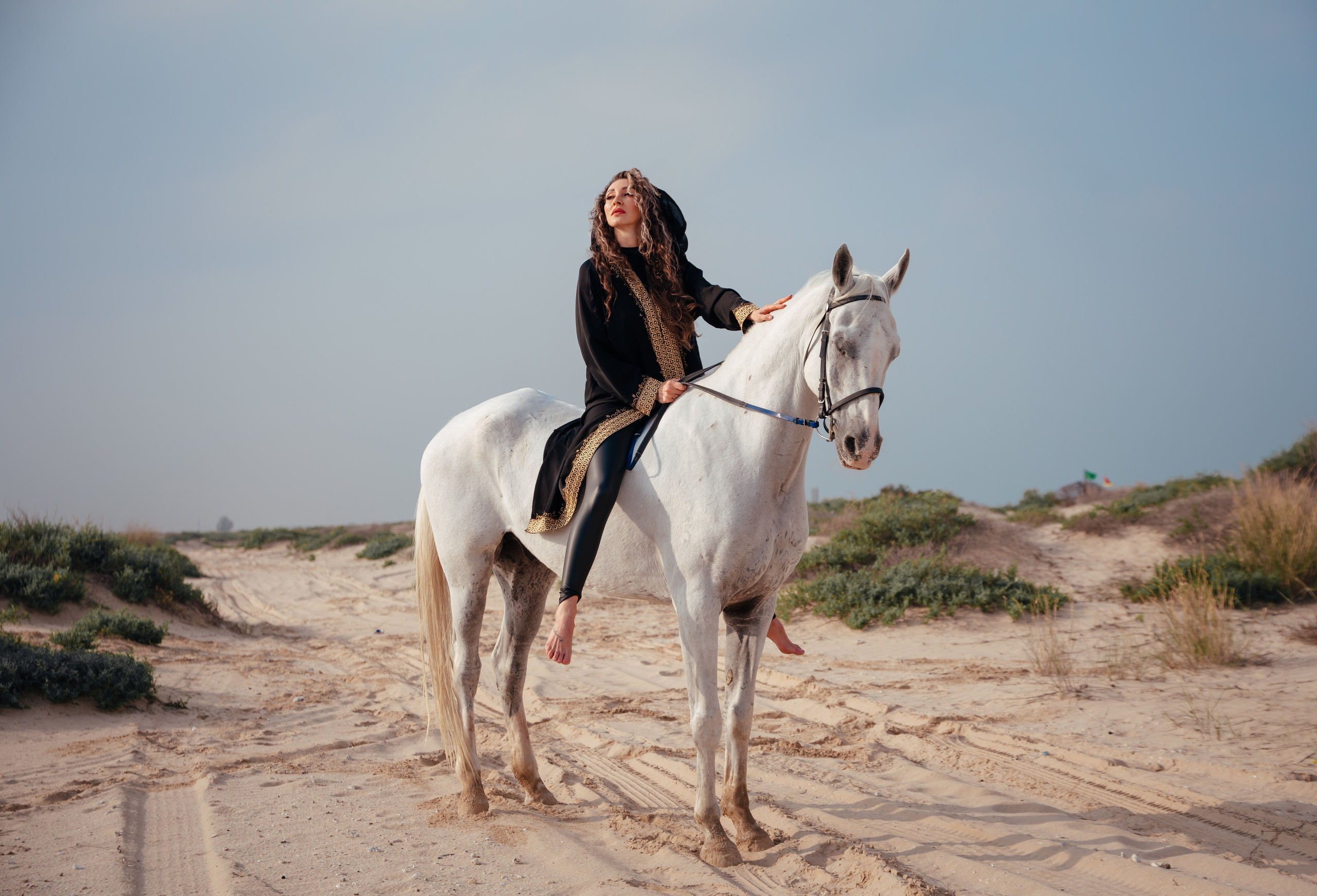 With horses and camels. Photographer in Dubai | Dmitriy Gromov — Photoshoots, Events & Luxury Photography