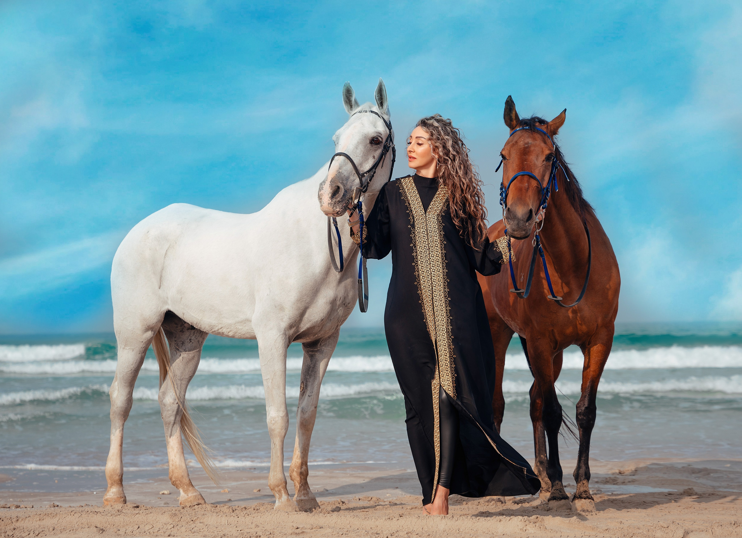 With horses and camels. Photographer in Dubai | Dmitriy Gromov — Photoshoots, Events & Luxury Photography
