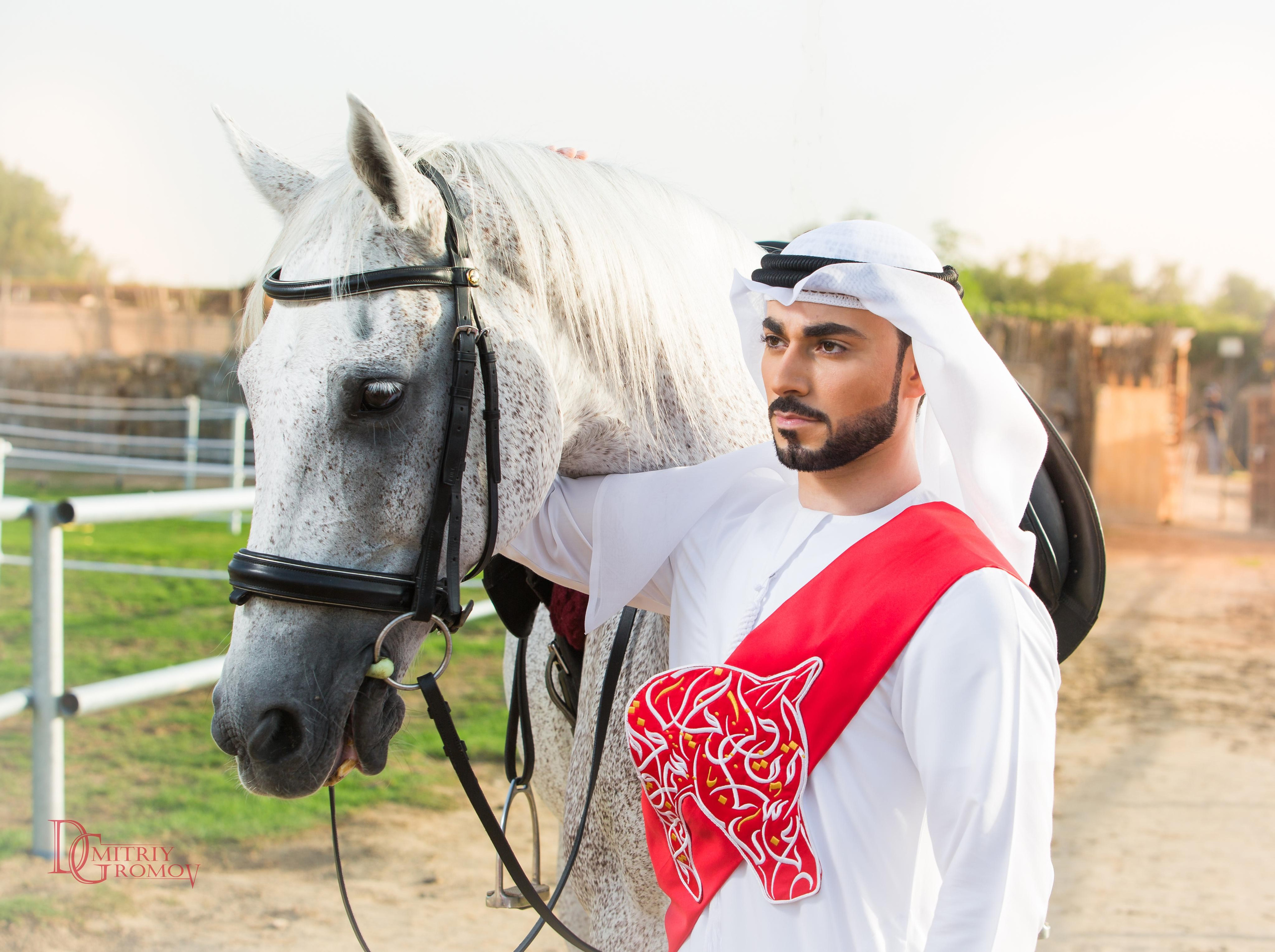 With horses and camels. Photographer in Dubai | Dmitriy Gromov — Photoshoots, Events & Luxury Photography
