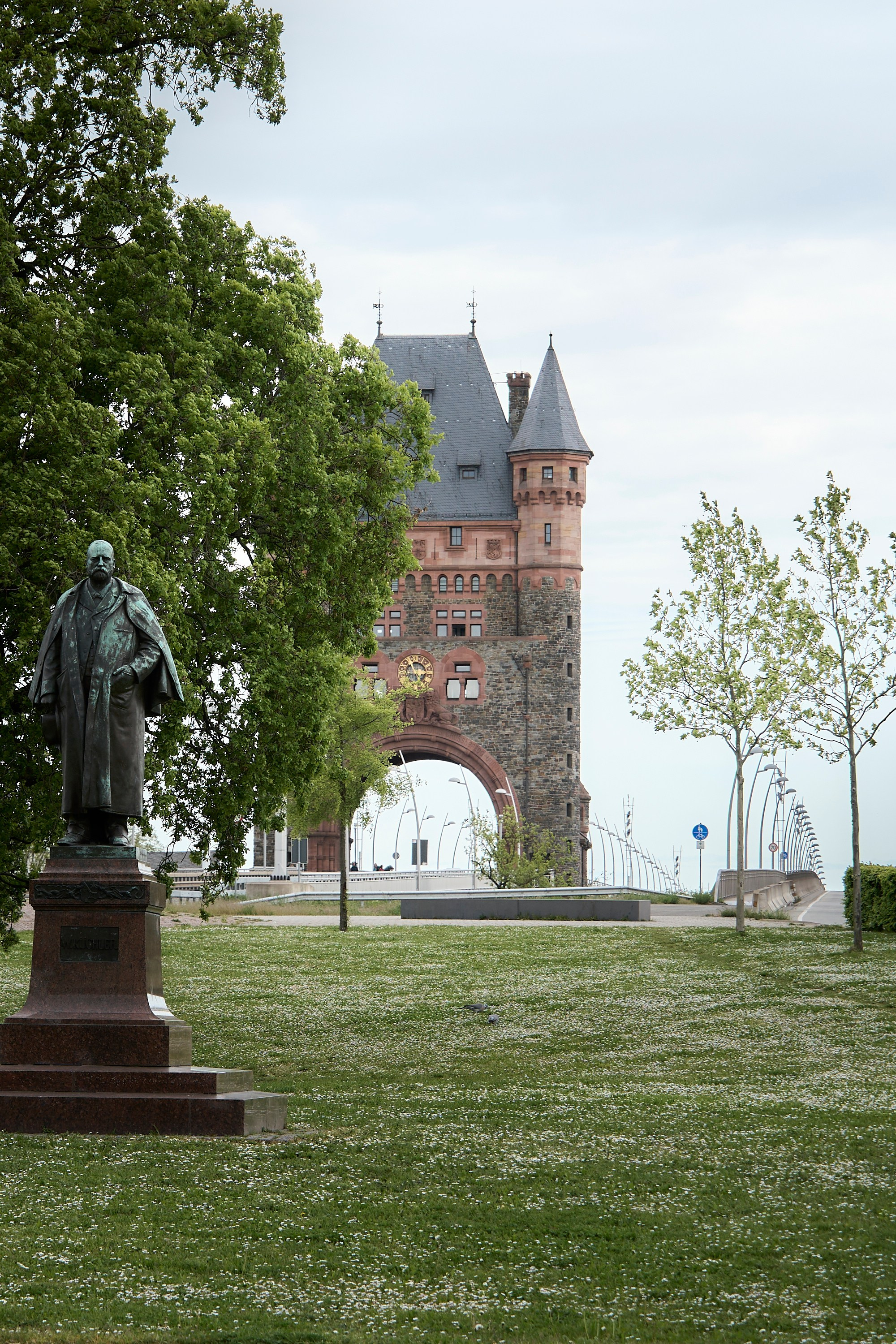 Worms. Aleksandr Steinbrenner | Streetfotografie