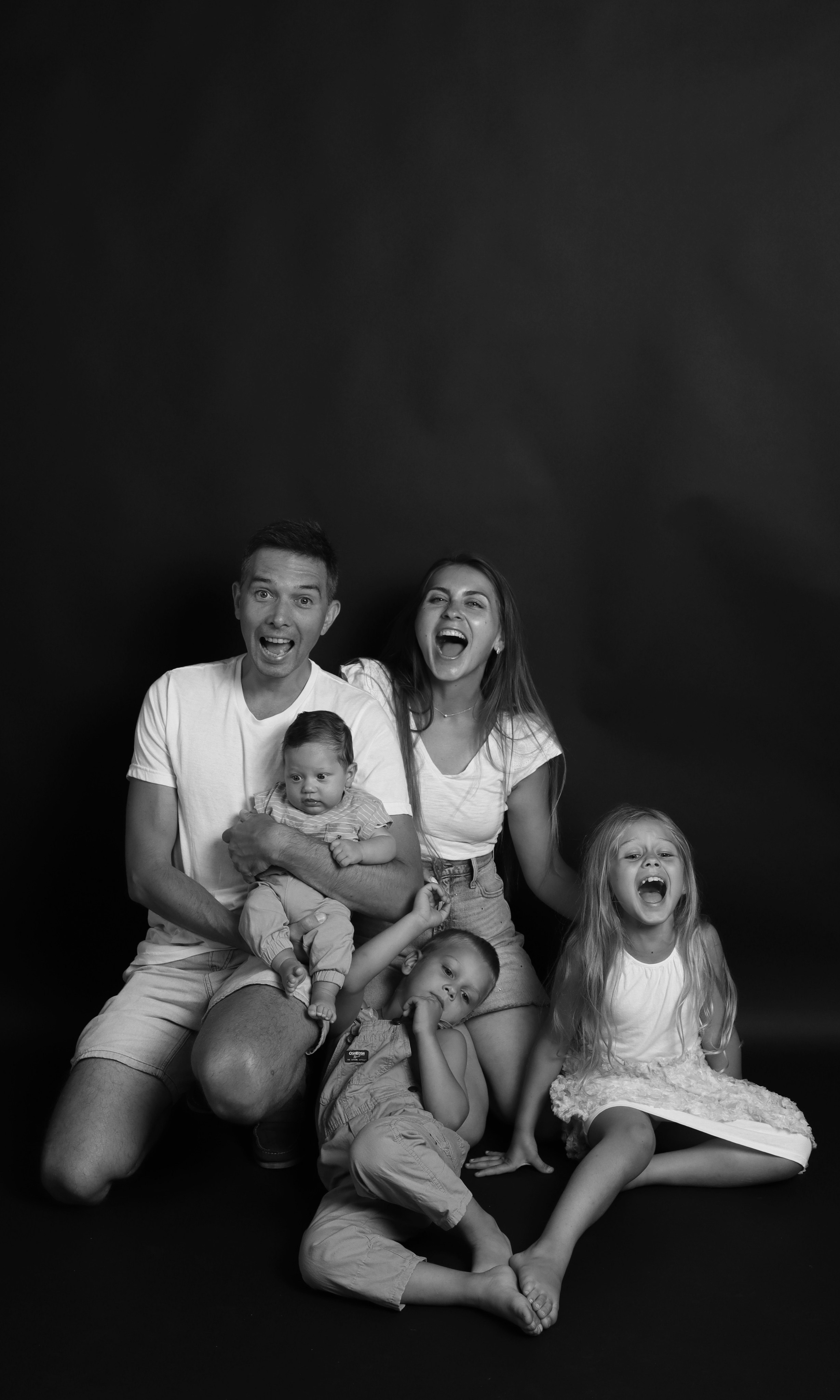 SHOOT IT YOURSELF — SELF PORTRAIT STUDIO IN CHICAGO