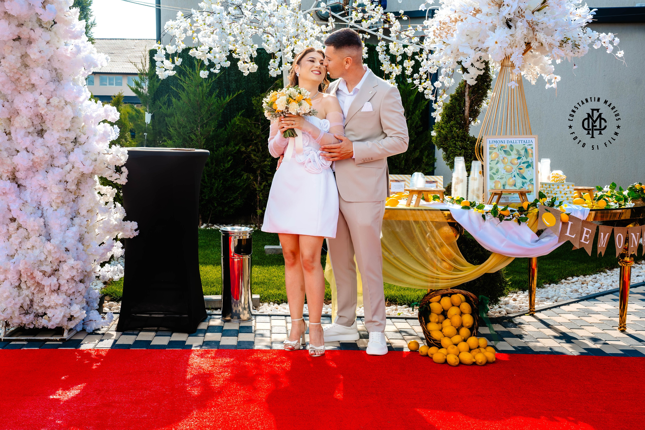 WEDDING PHOTOGRAPHY. DESPRE NOI