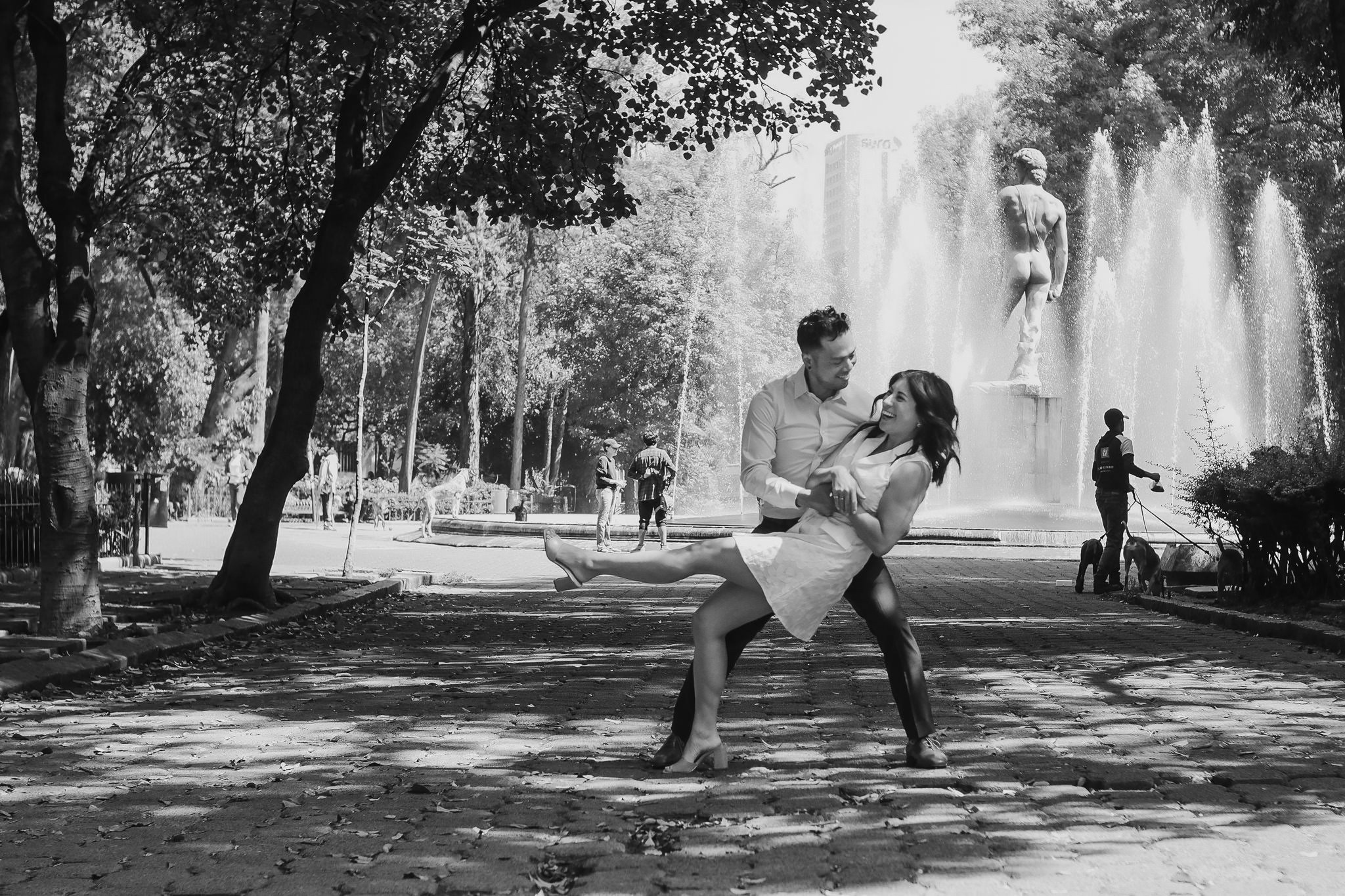 Sesión de Aniversario en La Condesa y La Roma: Jannine & Andrew desde San Diego. Wedding and family photographer in Mexico City