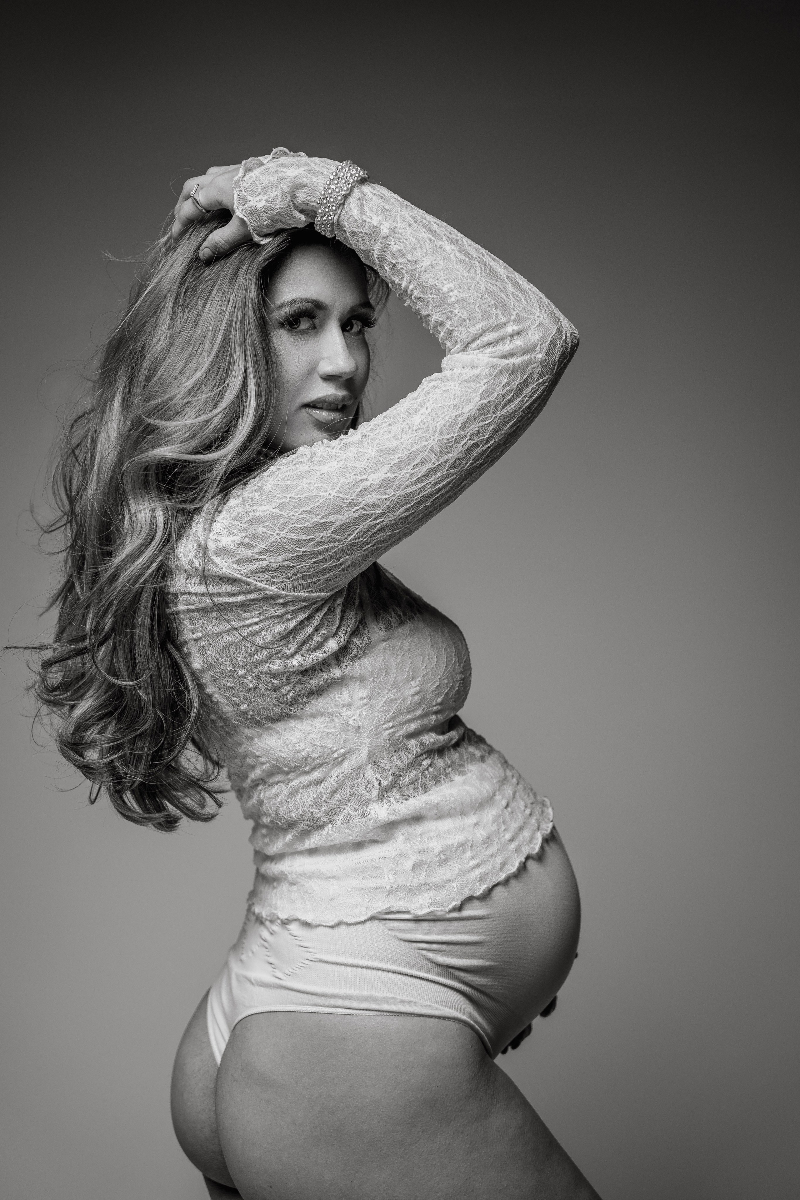 Elegant Maternity Photography – Artistic & Draped Fabric Studio Session. Alisa Tant — Family and newborn photographer Bucks County, Montgomery county, Philadelphia, NJ