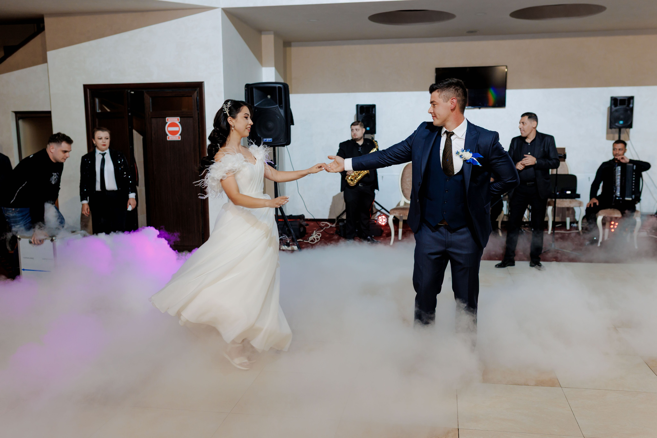Loredana & Emilian – Ziua Nunții | Videografie - fotografie Botez Suceava, Iași, Botoșani. Servicii foto-video profesionale, pentru momente de neuitat