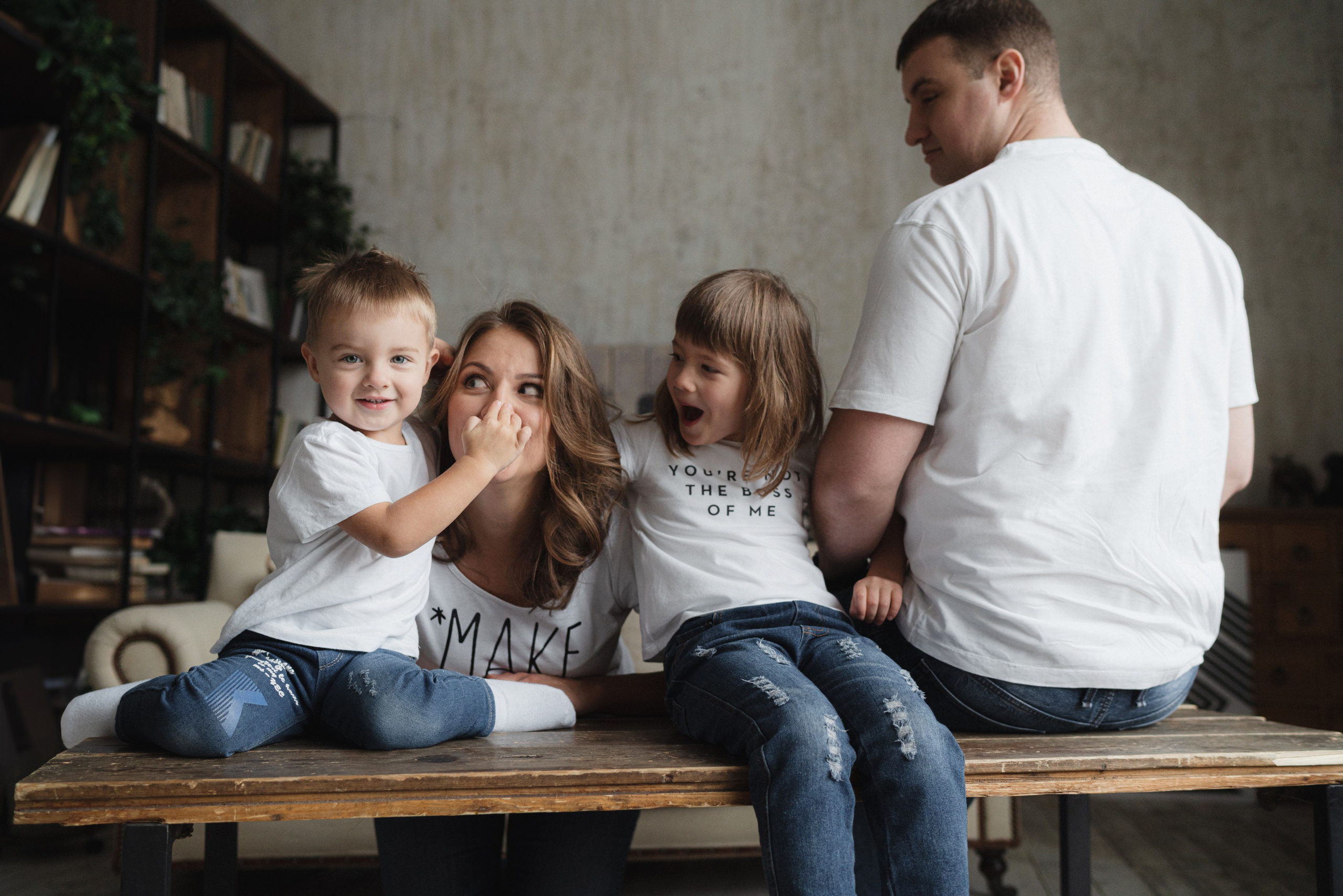 Фотосессия для семьи в студии Дананг. Фотограф в Дананге, Вьетнам. Эстетика и лайфстайл