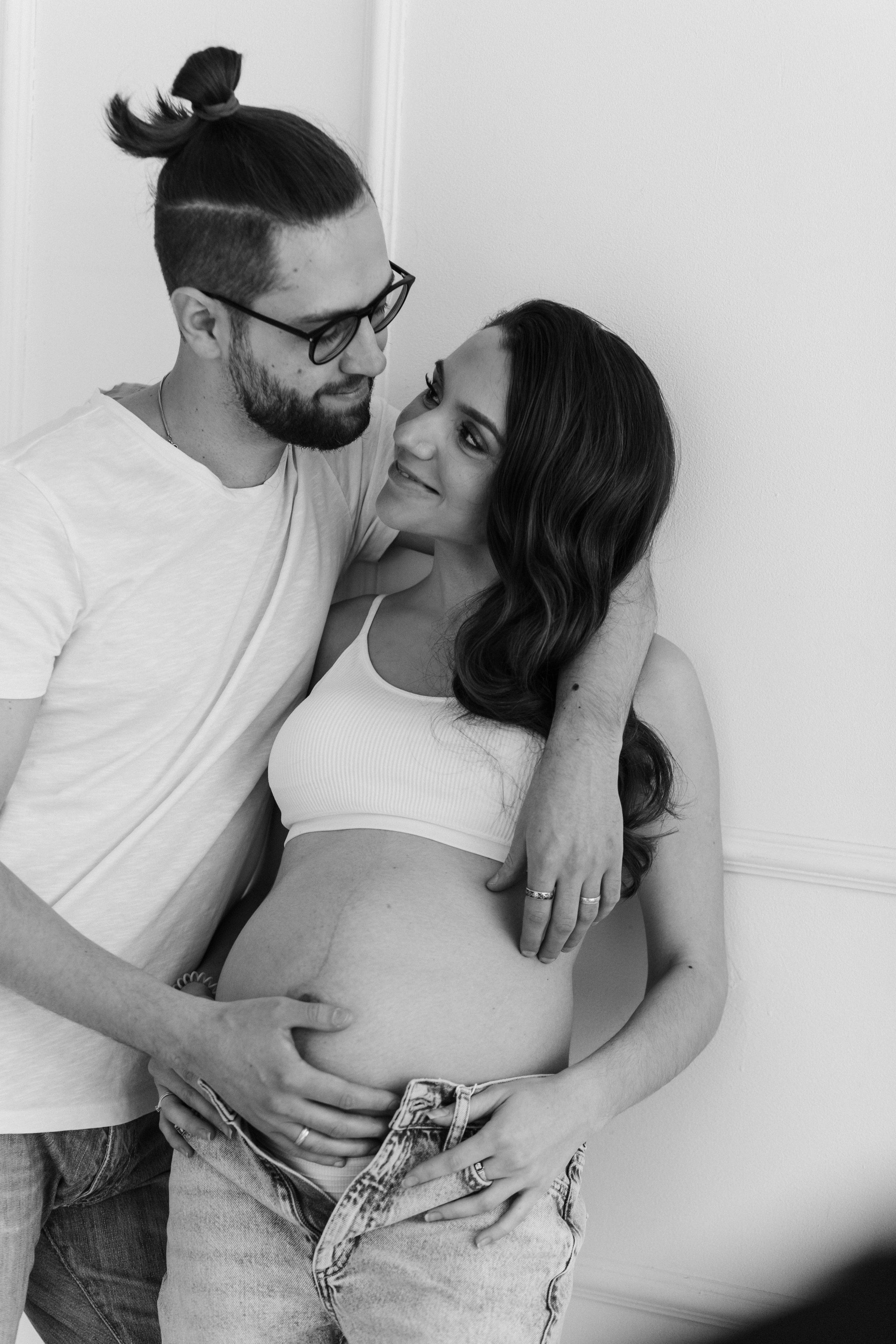 Фотосессия беременности в стиле лайфстайл. Профессиональный фотограф в Испании