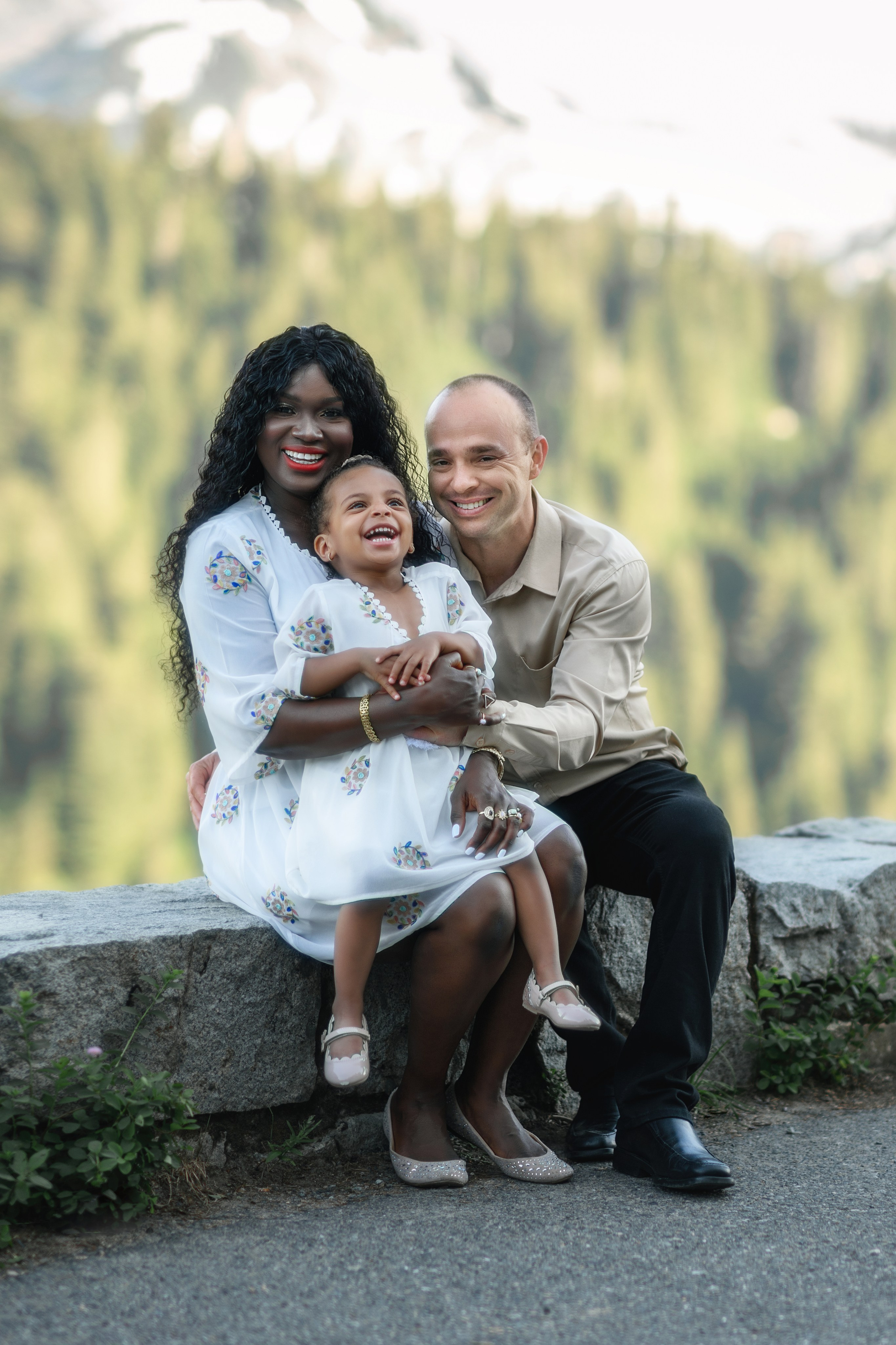 Carline and her family. Wedding & family photography in Seattle area. Helen Michelle photographer