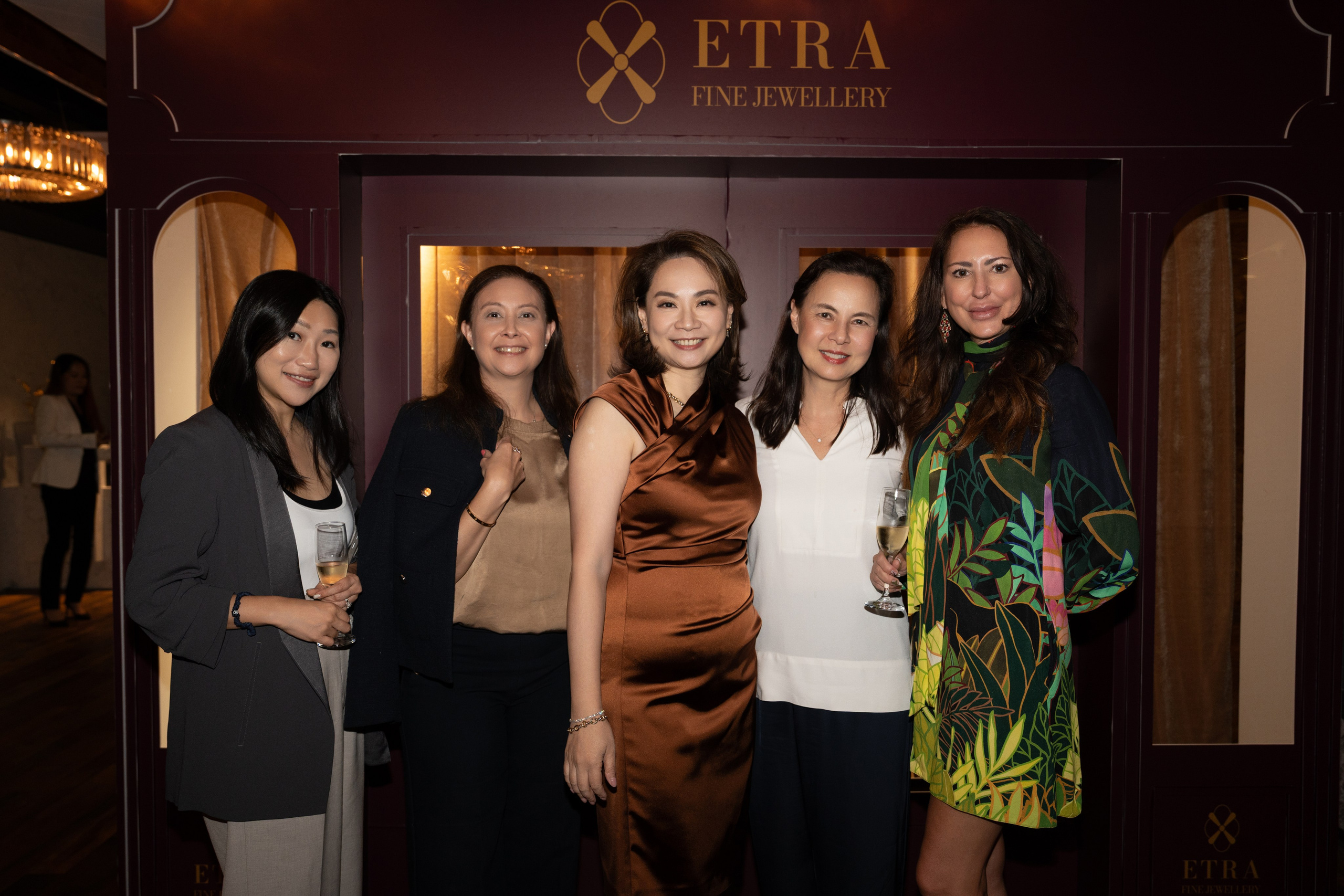 ETRA JEWELLERY. ФОТОГРАФ В ГОНКОНГЕ (СВАДЬБЫ, FASHION, СЕМЕЙНЫЕ, МЕРОПРИЯТИЯ, ФОТОПРОГУЛКИ)