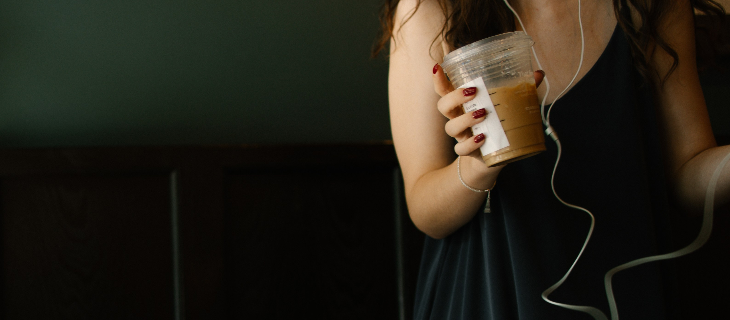 In the Quiet of City Chaos. Family photographer Oregon — Washington