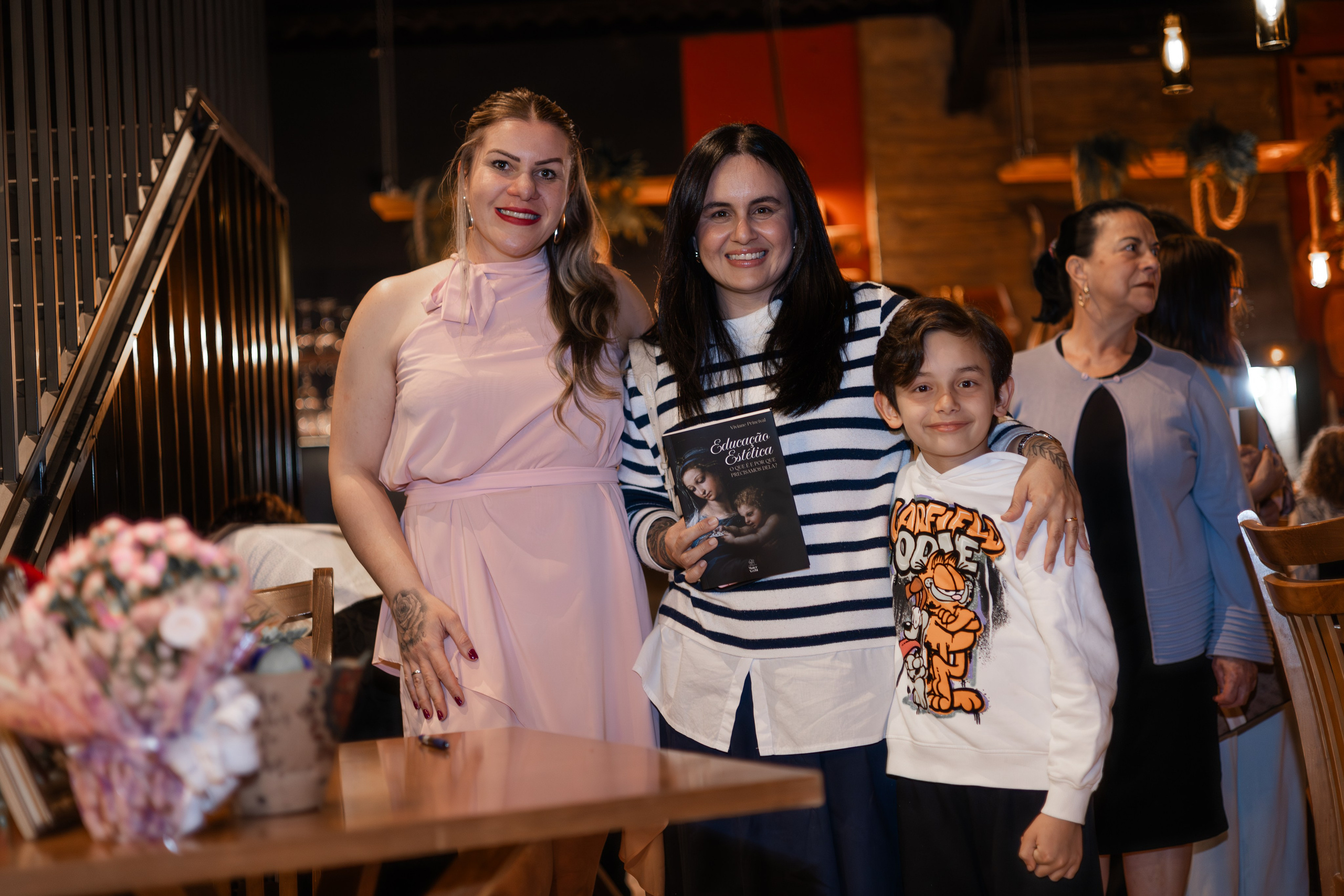 Lançamento de Livro Vivi Princival