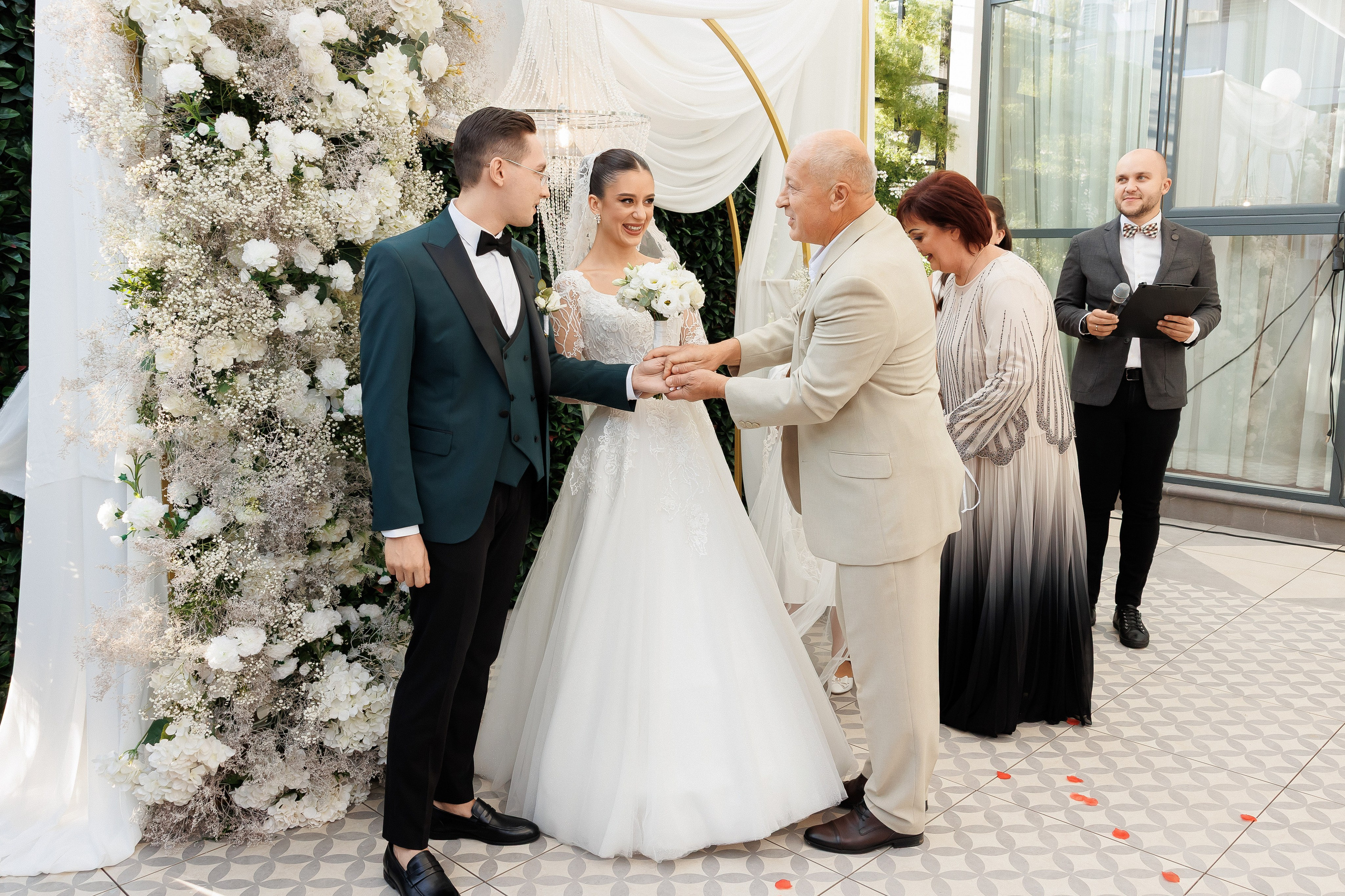 Serghei & Erica — Queen Residence. Servicii Foto și Video 067188353