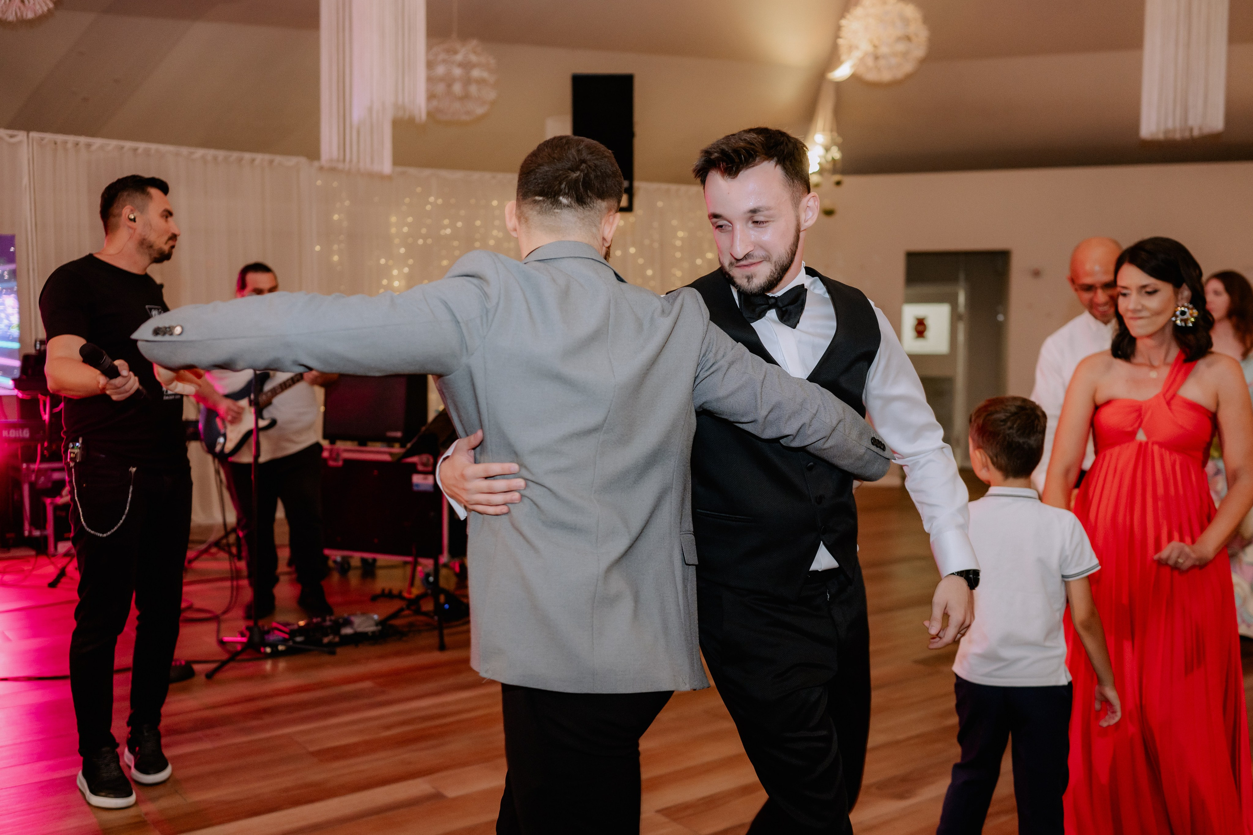 Madalina + Cosmin | Wedding day. Proud Vision Weddings | Wedding Photography & Film — Servicii profesionale Foto Video Nunta Iasi