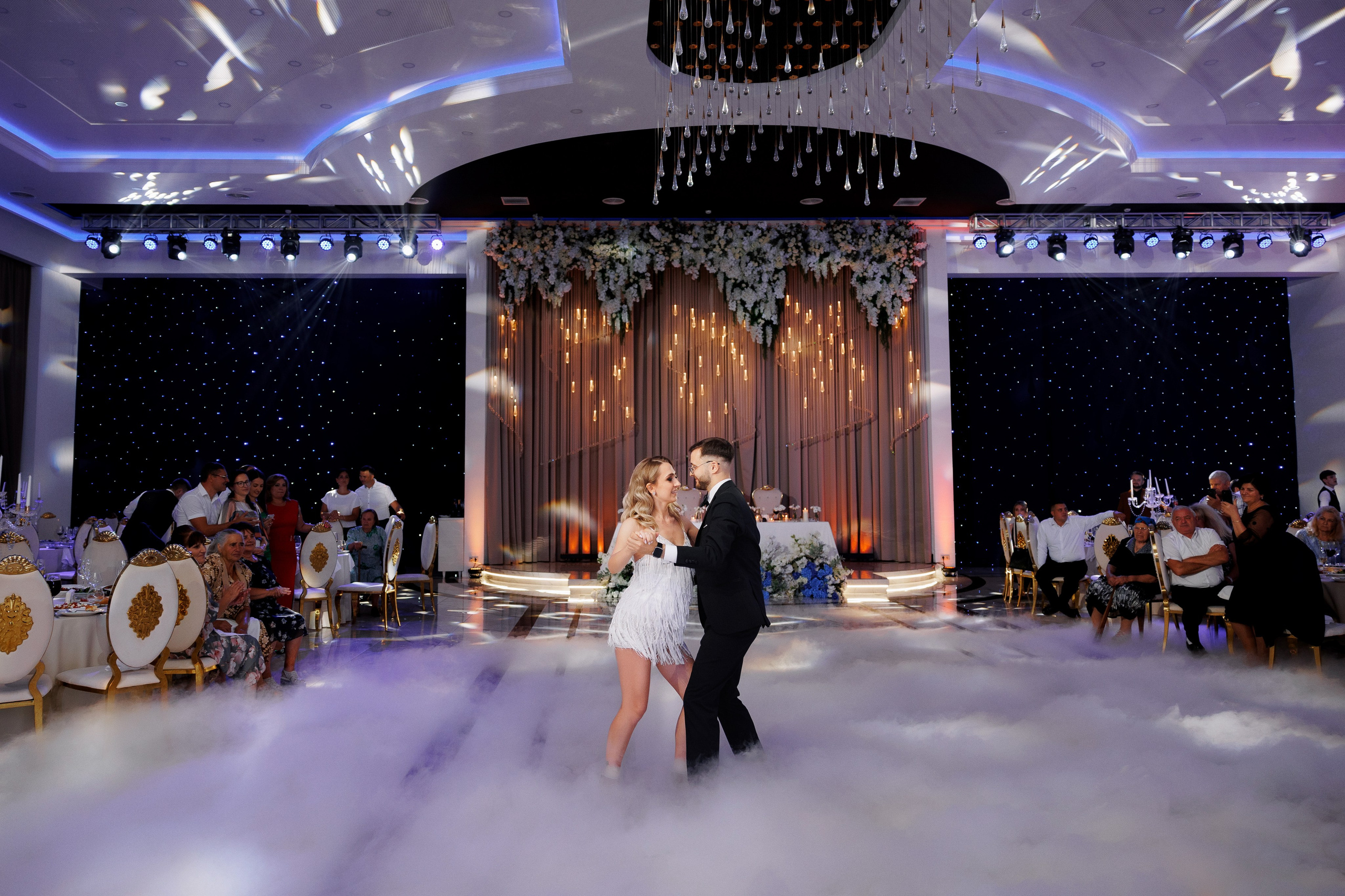 primul dans al mirelor