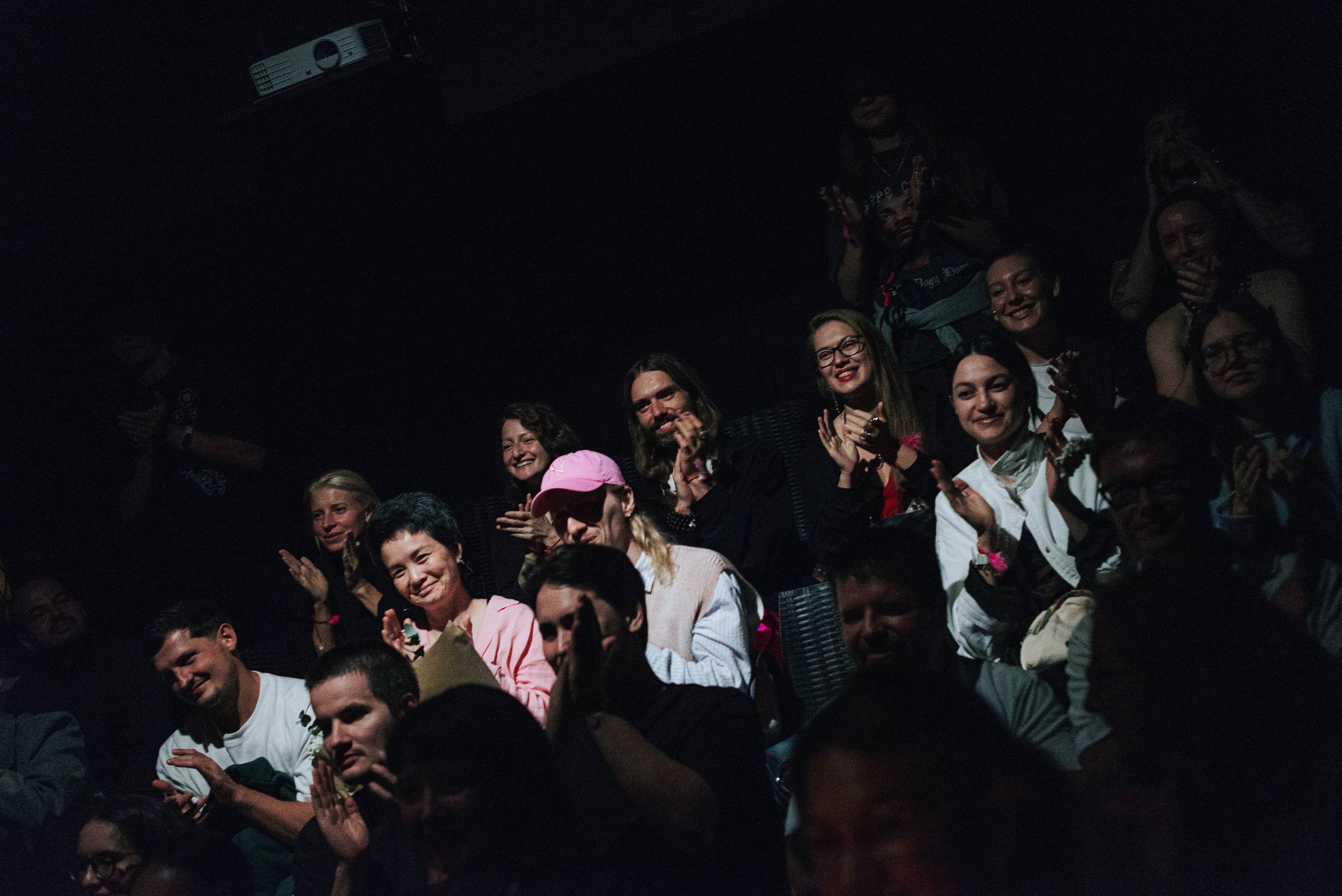 Анонс. Полковник и птицы. Фотограф @elmirkami в городе Буэнос-Айрес