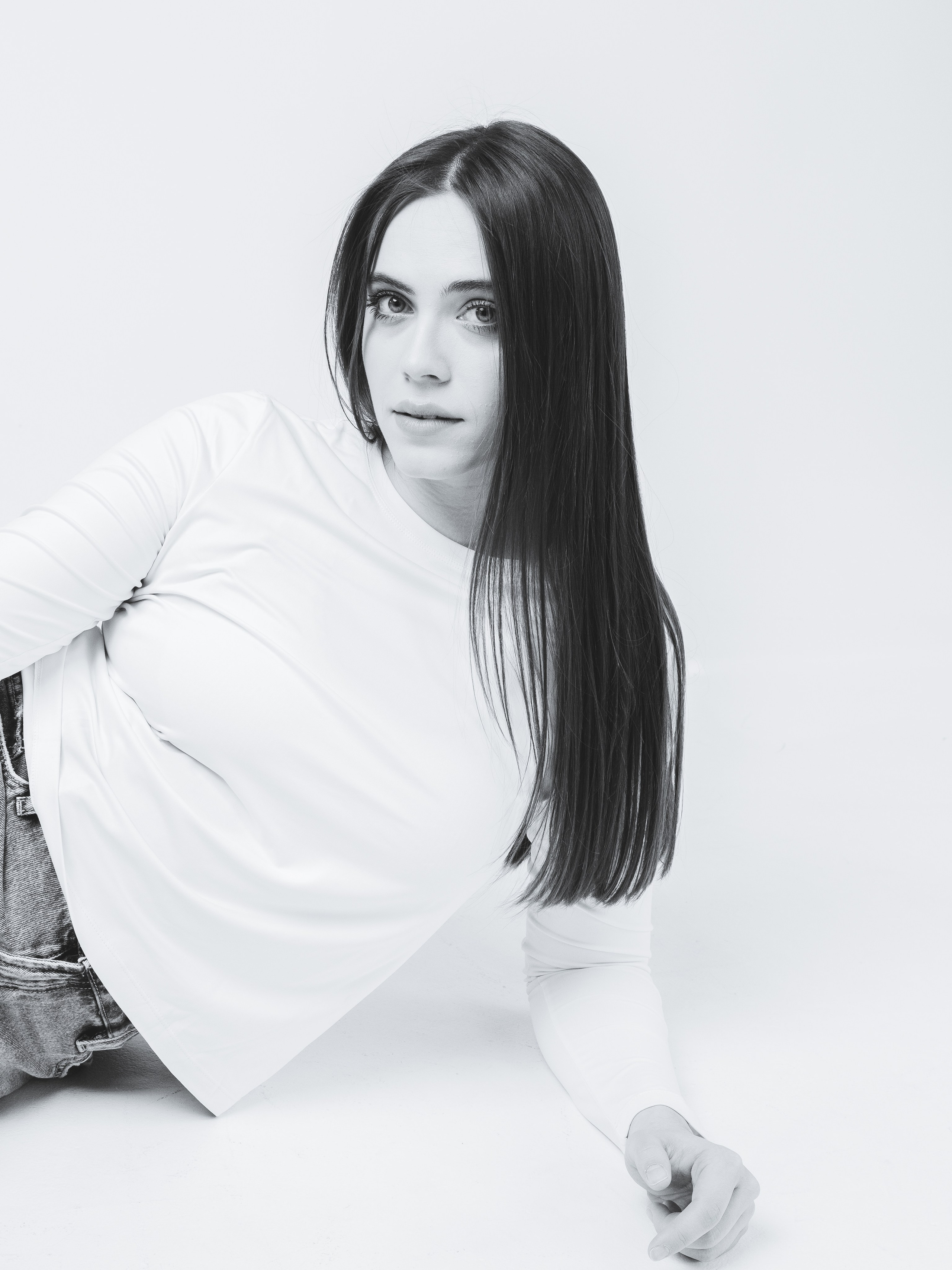 JULIA — STUDIO WORK. PORTRAIT AND LIFESTYLE PHOTOGRAPHER