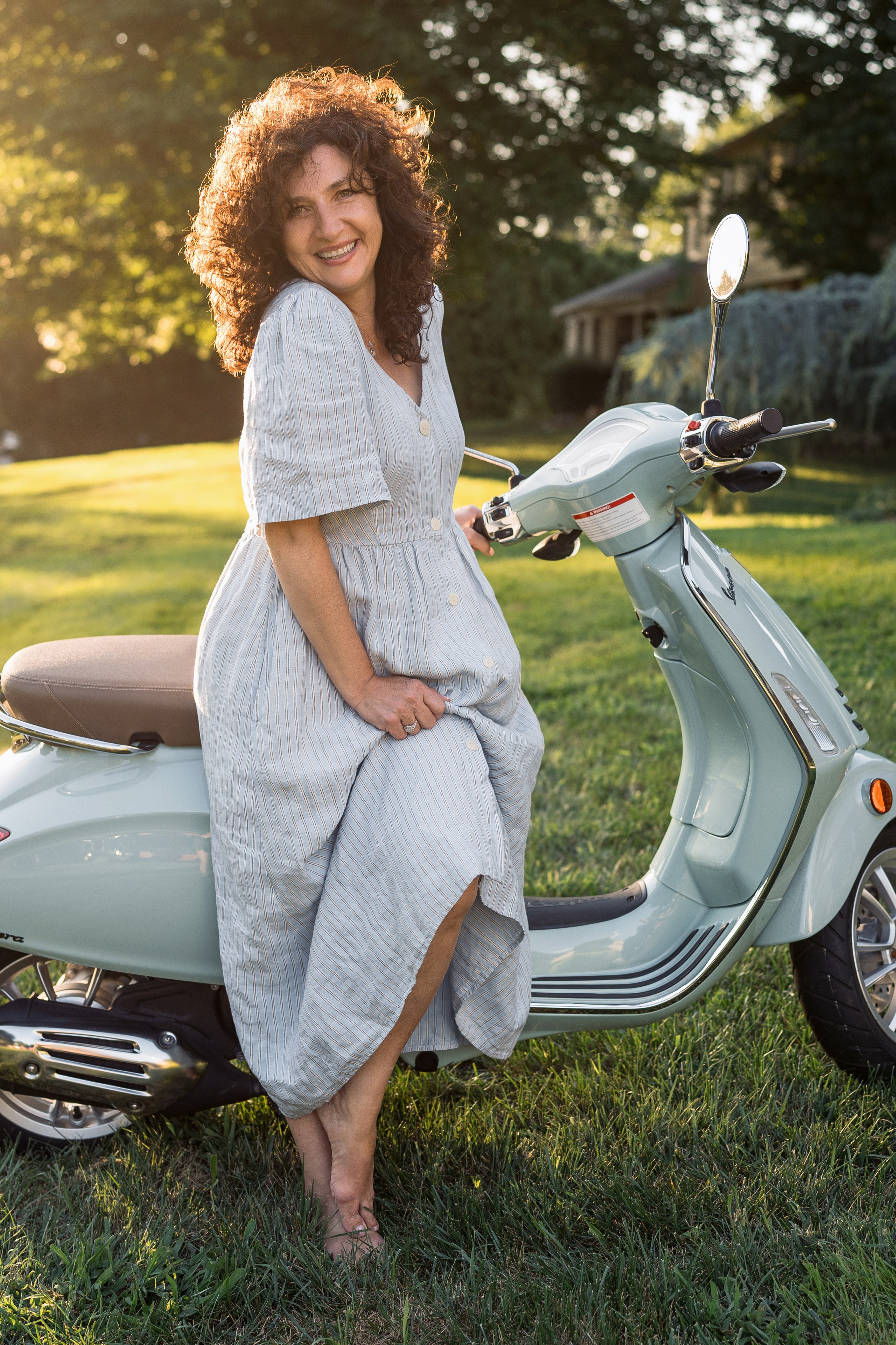 Big happy family. At home. Wedding and family photographer and videographer PA, NJ, NY, DE, MD