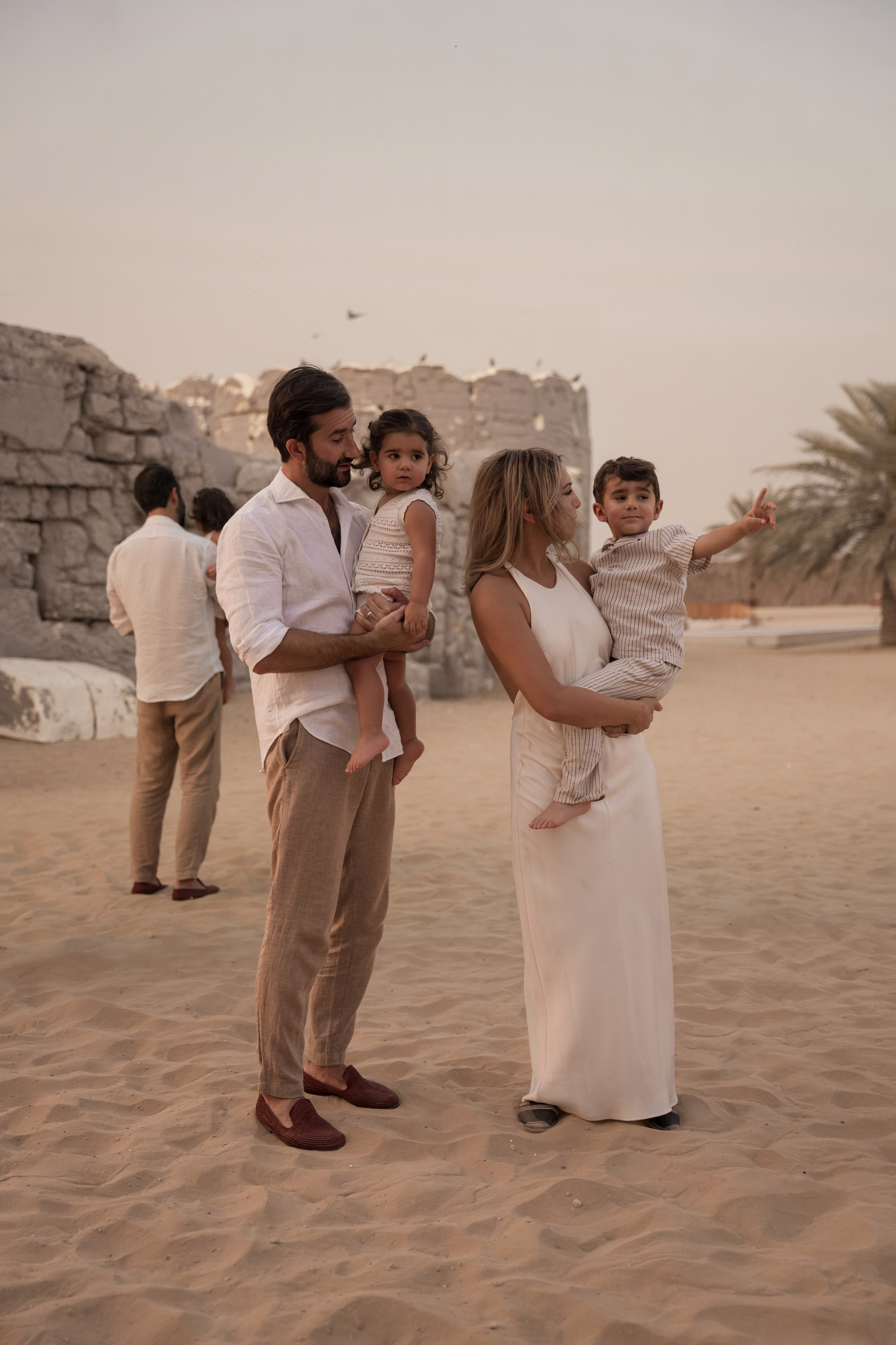 Sun, sand & family. Angela Iakovleva — Family Photographer in Dubai